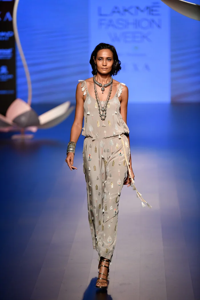 PS05AW18 (1)