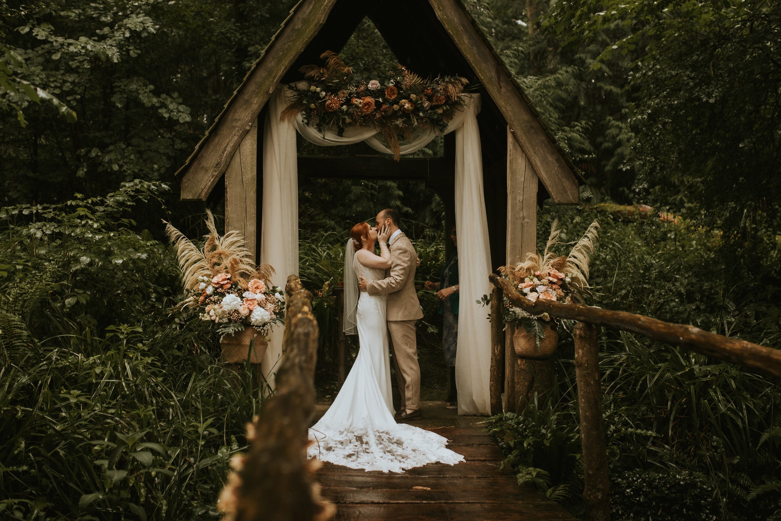 Katandsam_marshwoodmanor_lauradeanphotography_dorsetweddingphotographer-36.jpg
