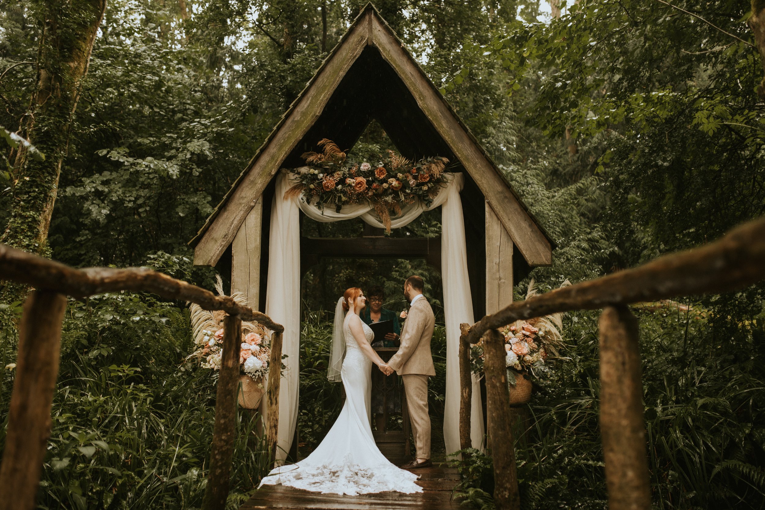 Katandsam_marshwoodmanor_lauradeanphotography_dorsetweddingphotographer-33.jpg