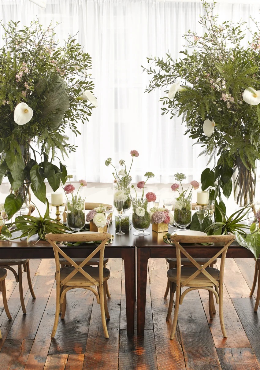 56c19-b-floral-dinner-party-on-fashionable-hostess-garden-party.jpg