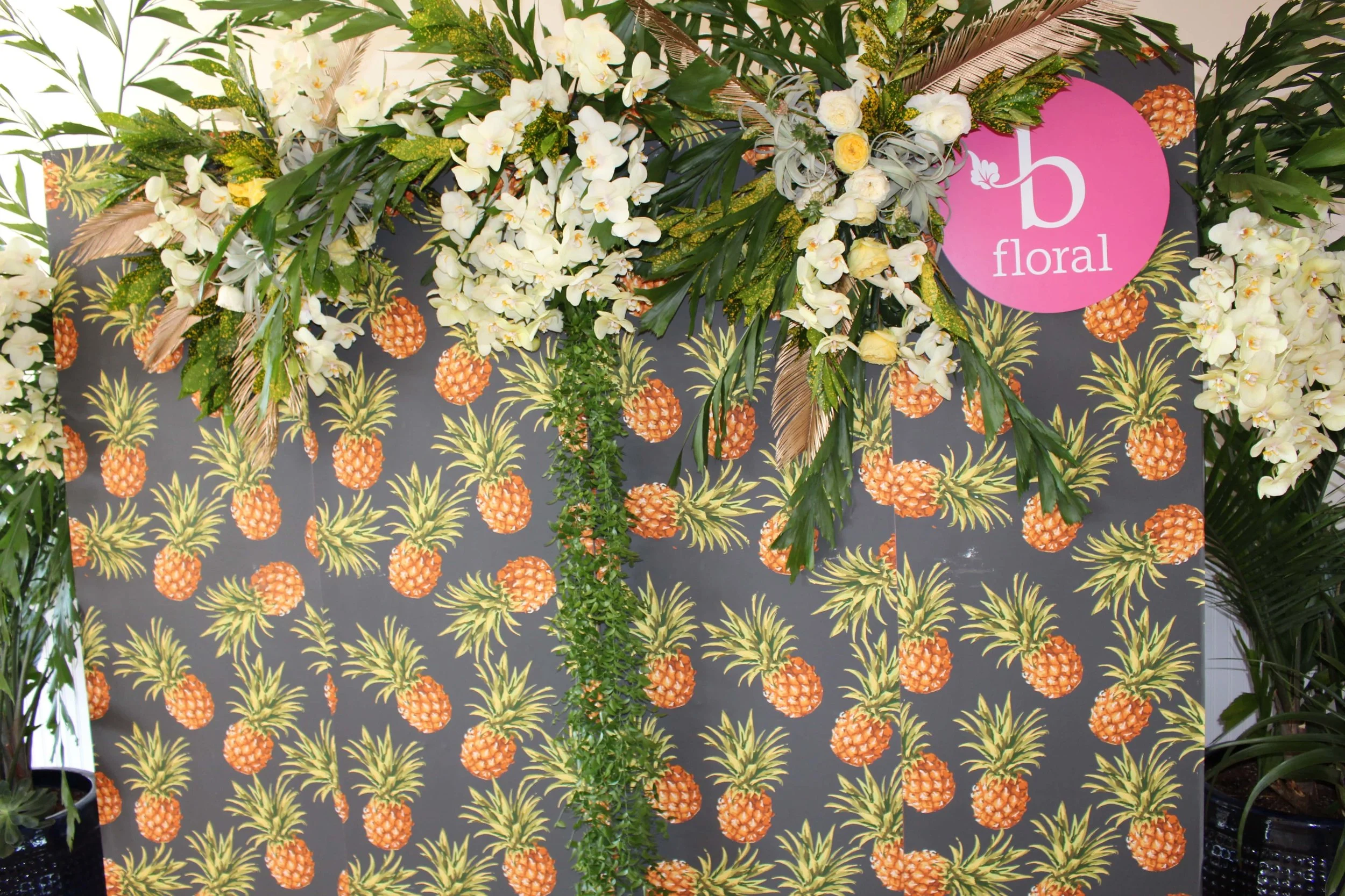 17cf3-pineappleprintstepandrepeat-bfloralpineappleprintstepandrepeat-bfloral.jpg