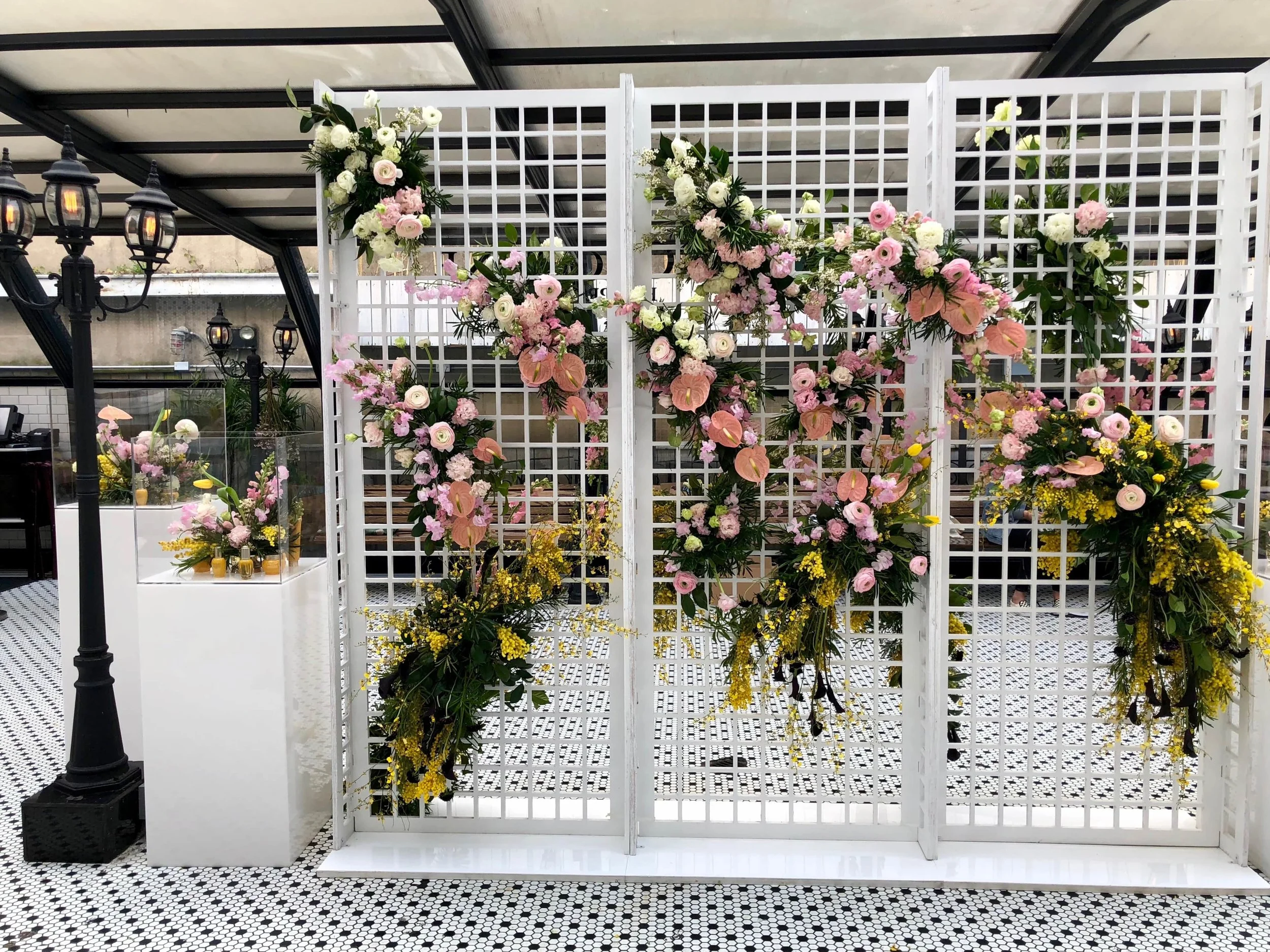03b89-l27occitanexliketoknow-itfloralwall-bfloralfloralwall-bfloral.jpg