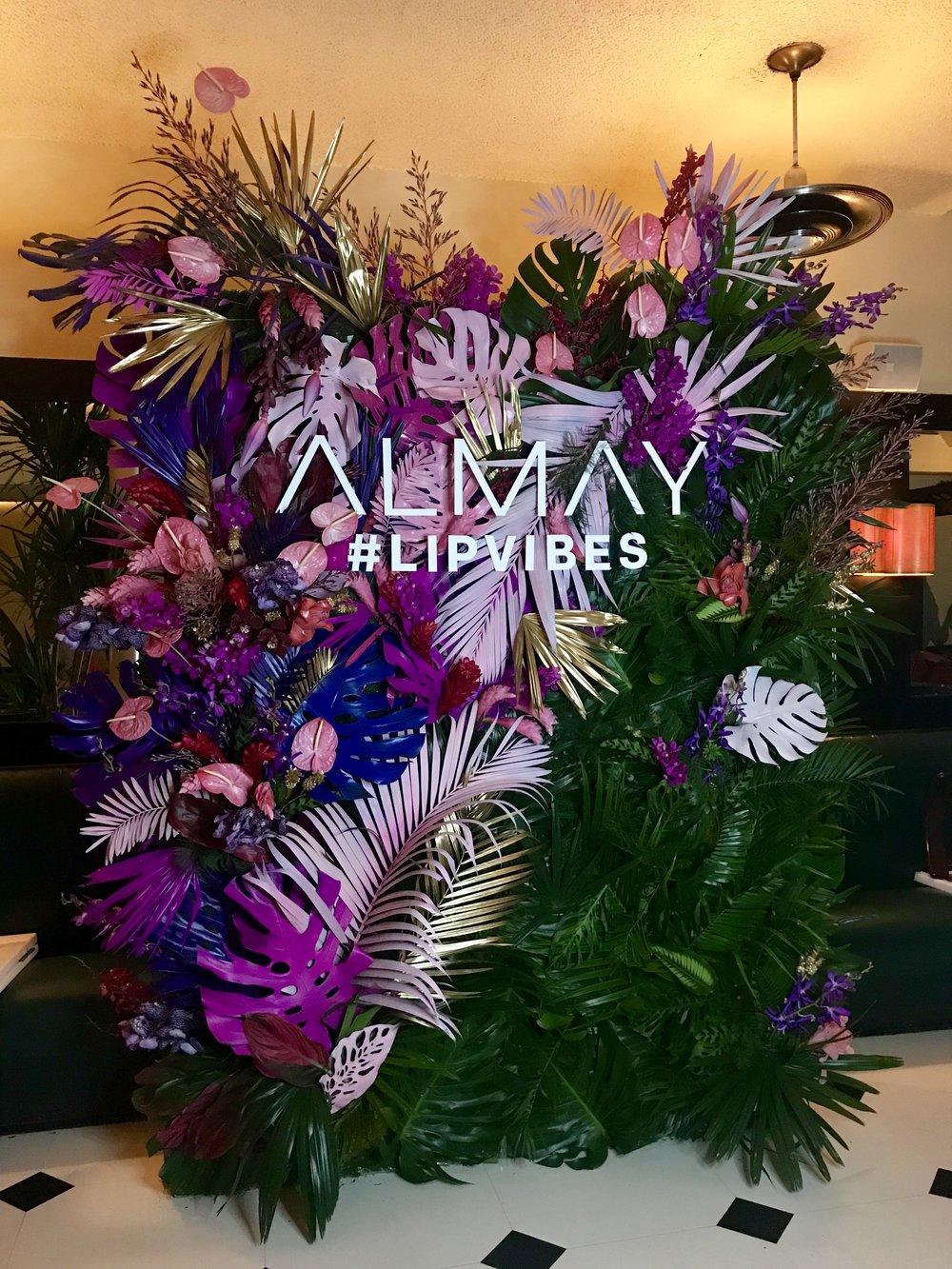 Almay Tropical Flower Wall- B Floral