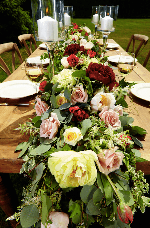 greenery-with-flowers-table-runner.png