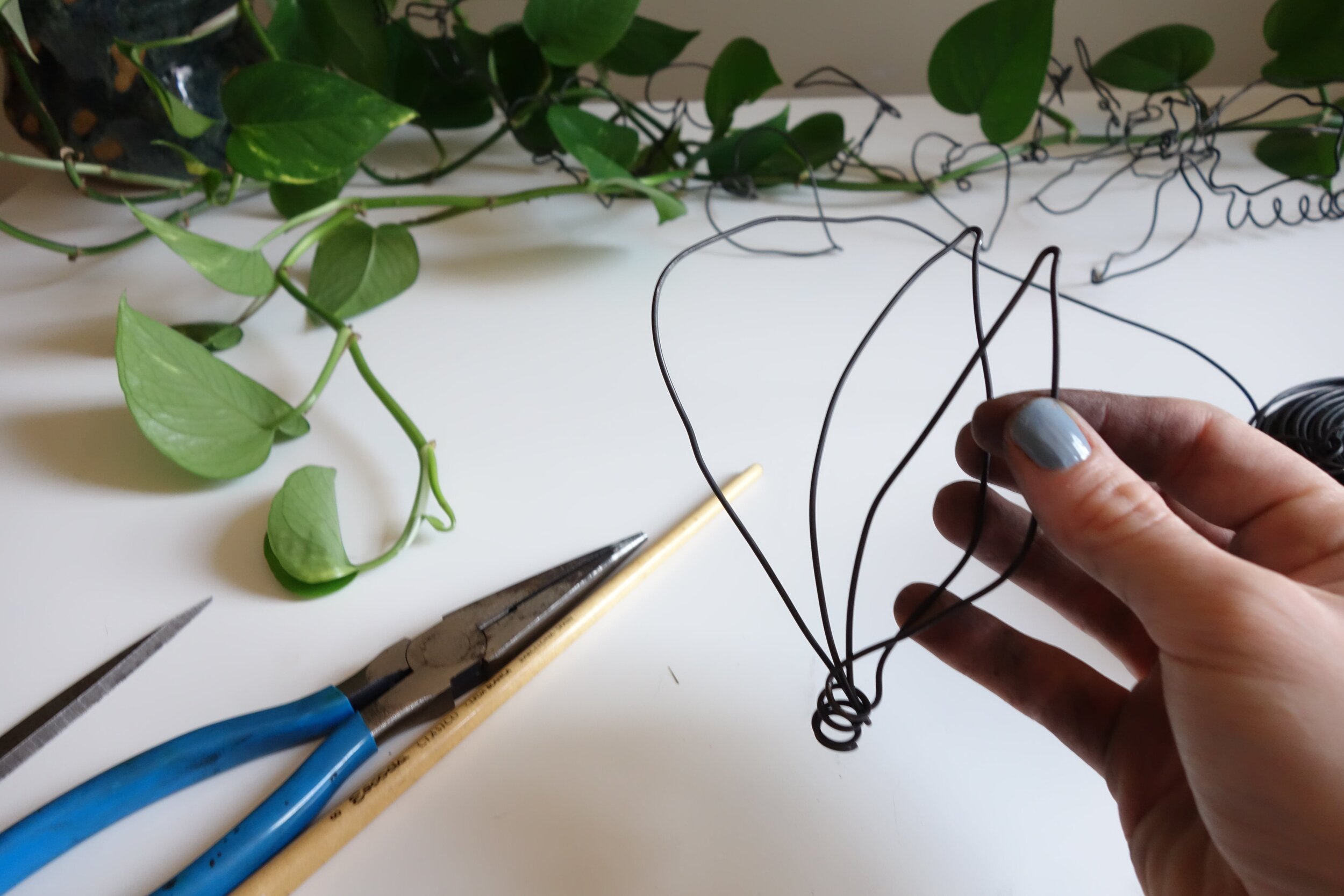 How to Make Wire Flowers (Step-by-Step Instructions)