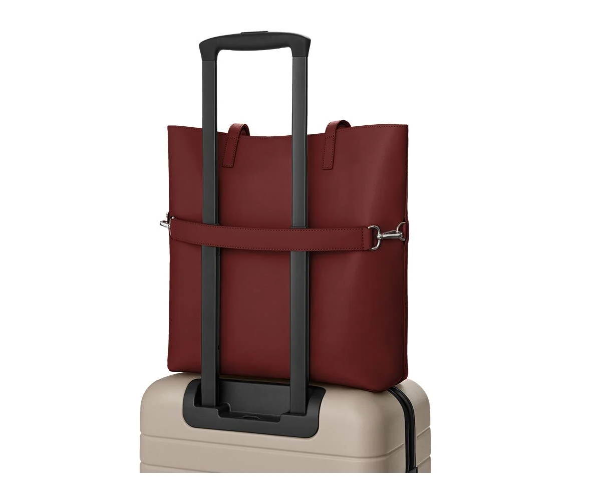 Great Find: Away Longitude Tote Perfect for Work, Travel and Everything In Between