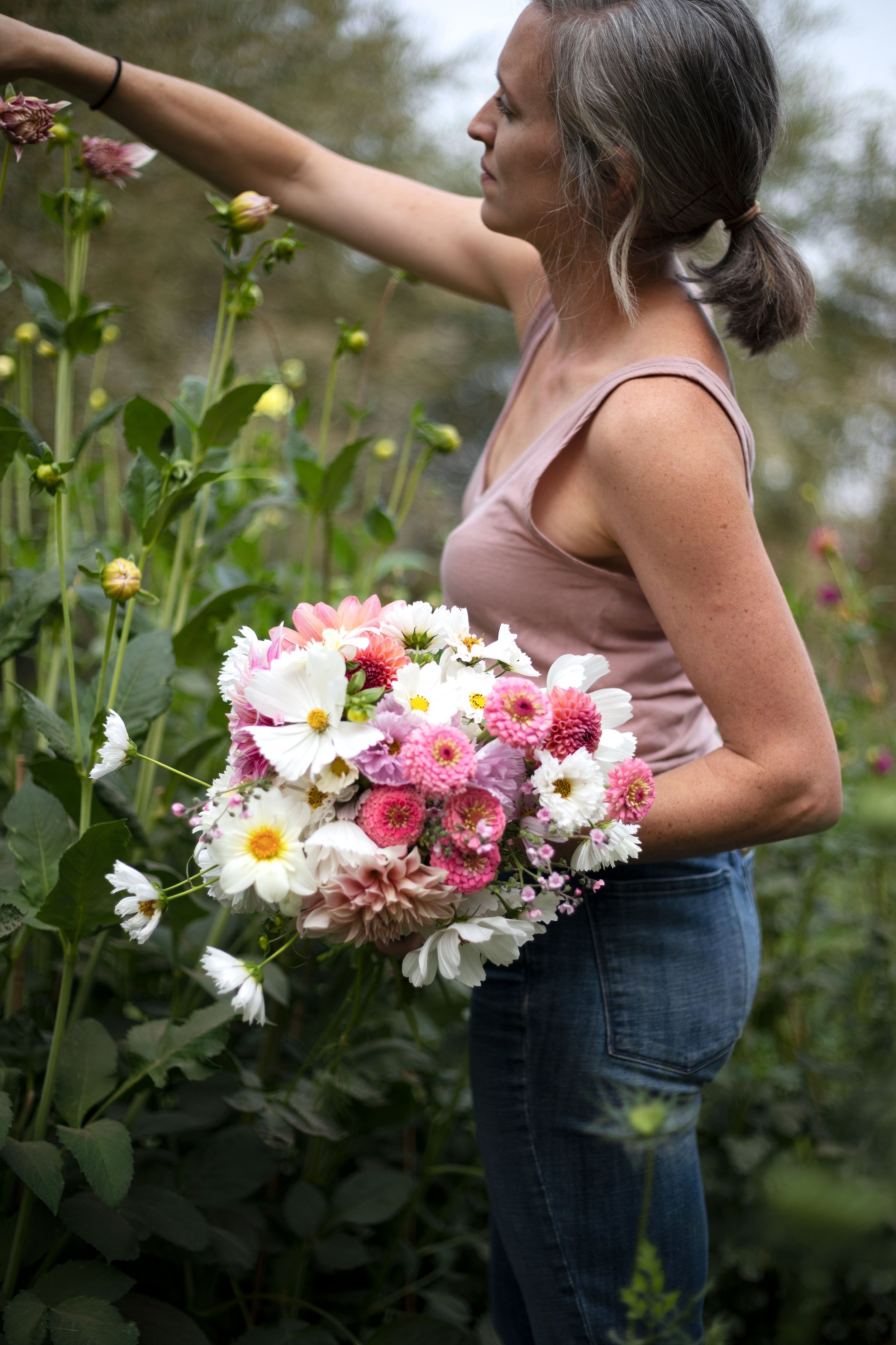 Gardening in Grow Bags: 5 Tips for Success - Growing In The Garden