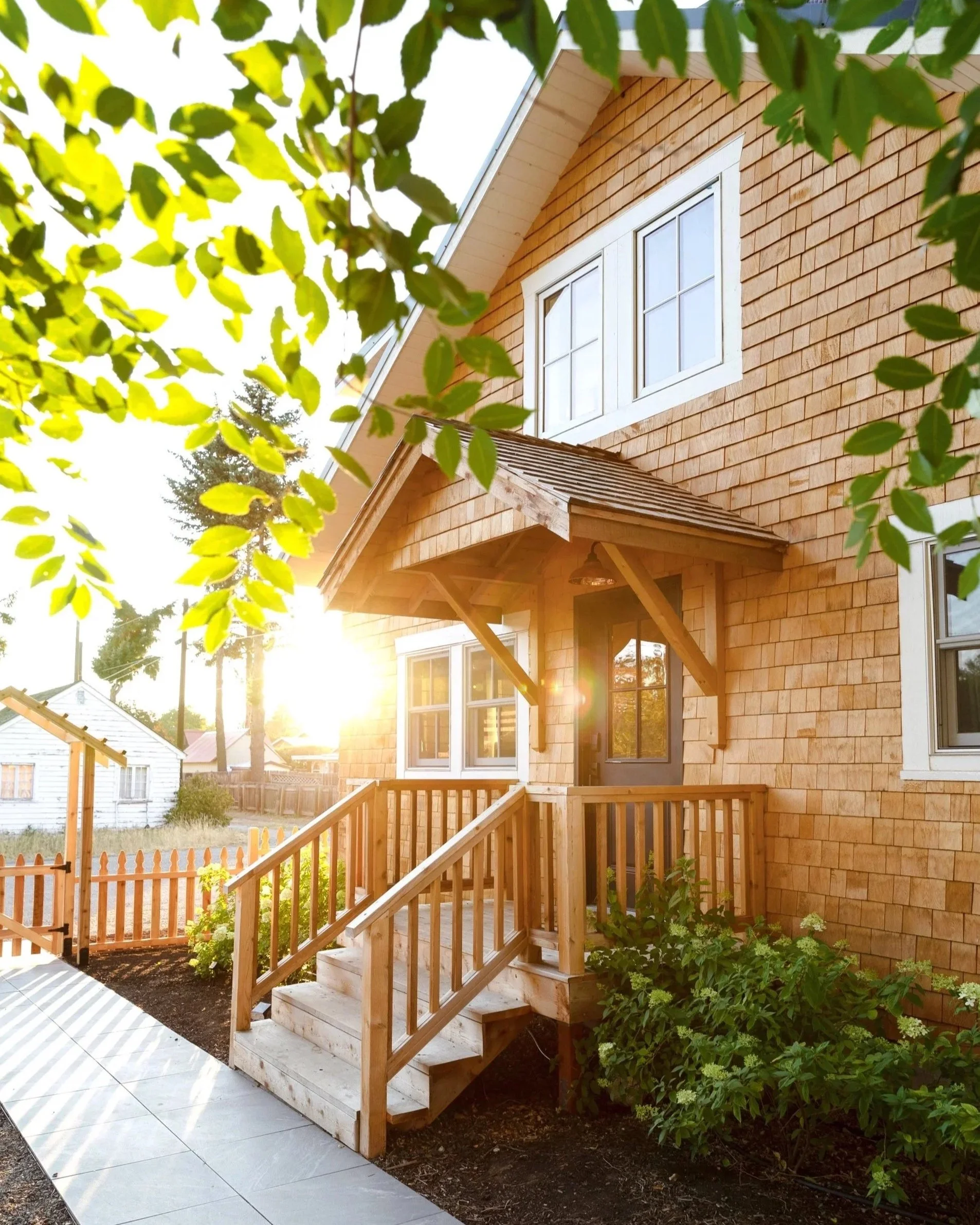 Charming cedar-sided guest house in Ellensburg Washington