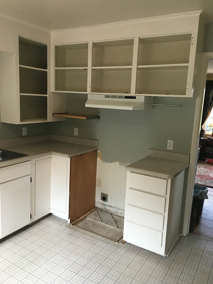 the-grit-and-polish-6-day-kitchen-before-3