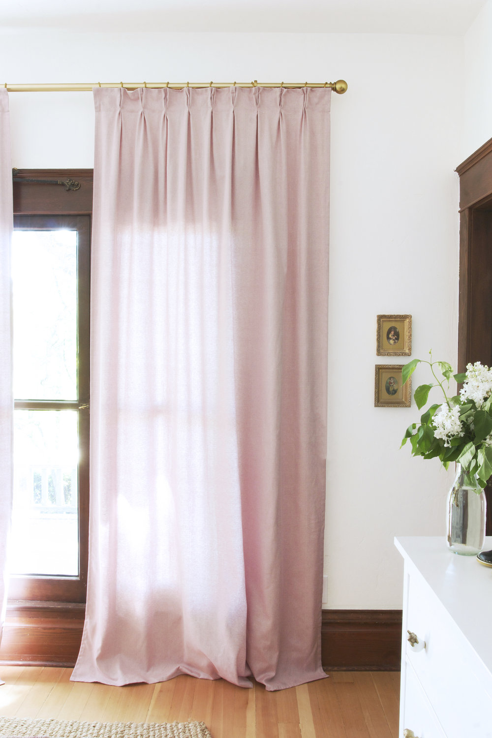 The+Grit+and+Polish+ +IKEA+TIBAST+curtains+in+pink