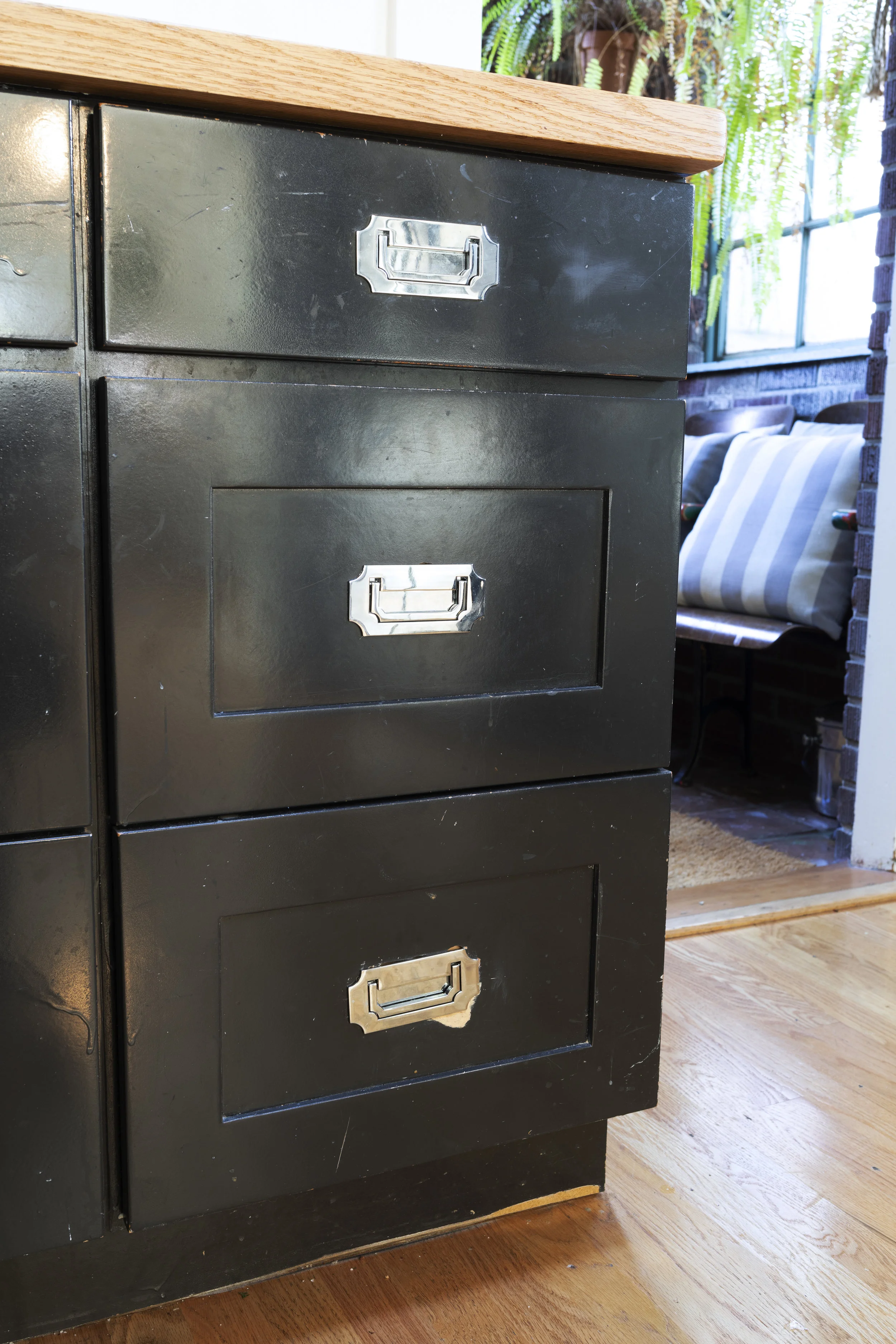 The Grit and Polish - Dexter Kitchen Cabinet Paint 2 BEFORE.jpg