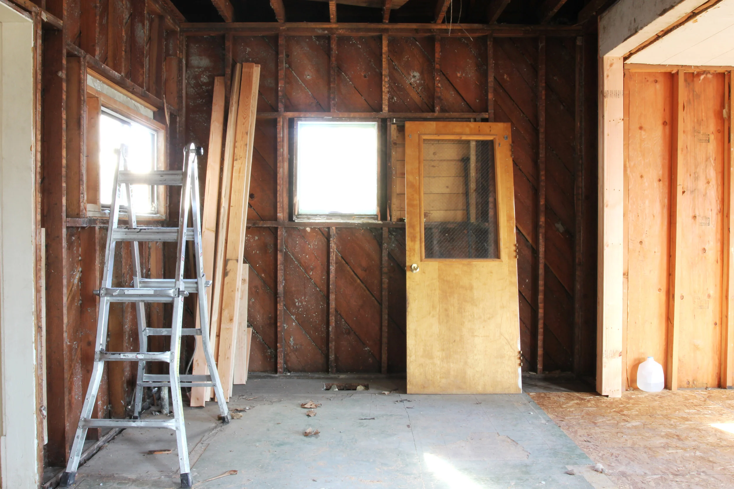 THe Grit and Polish - Porch Kitchen Demo Range Wall.jpg