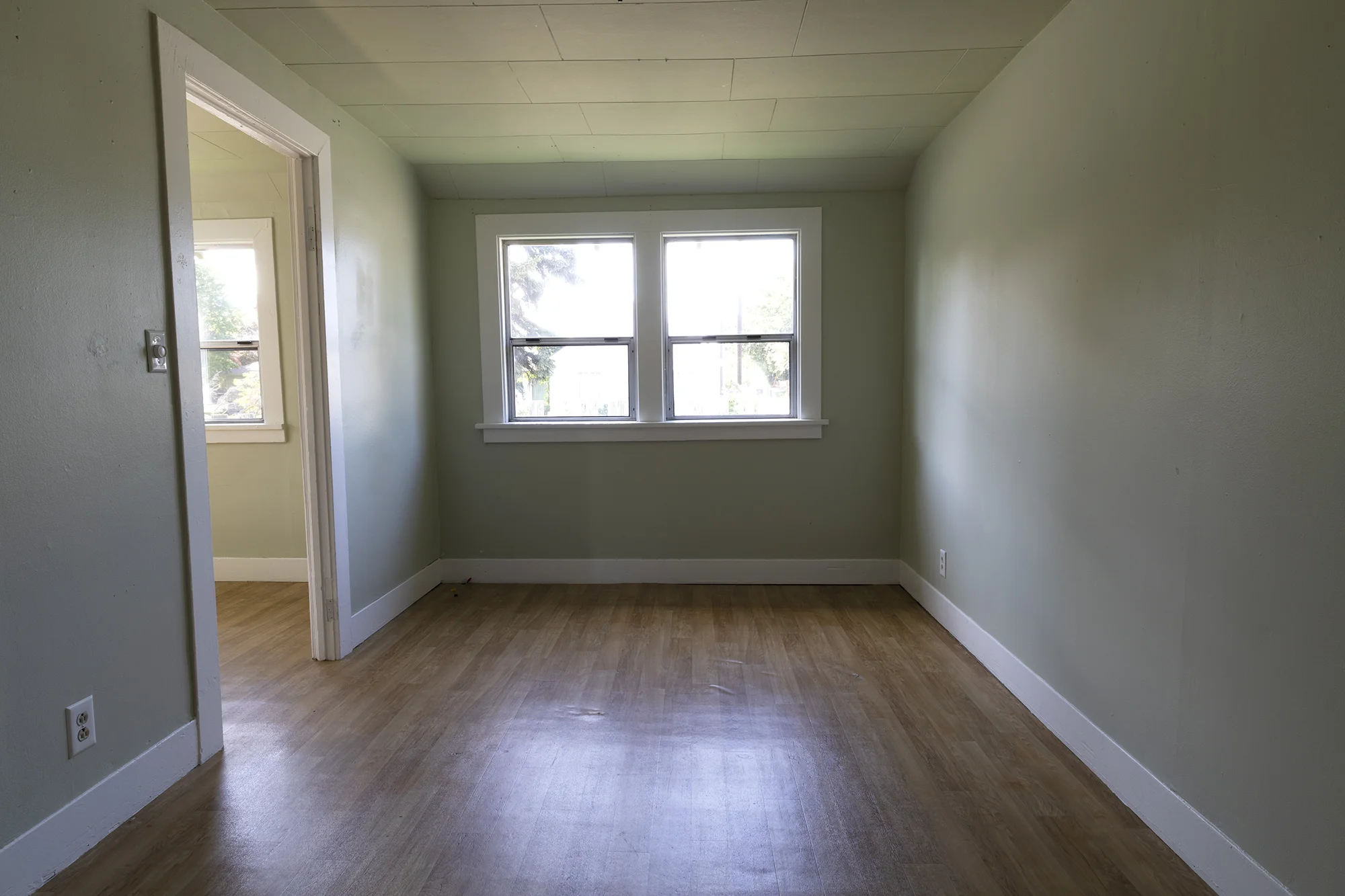 The Grit and Polish - Poplar Cottage Bedroom 1.jpg