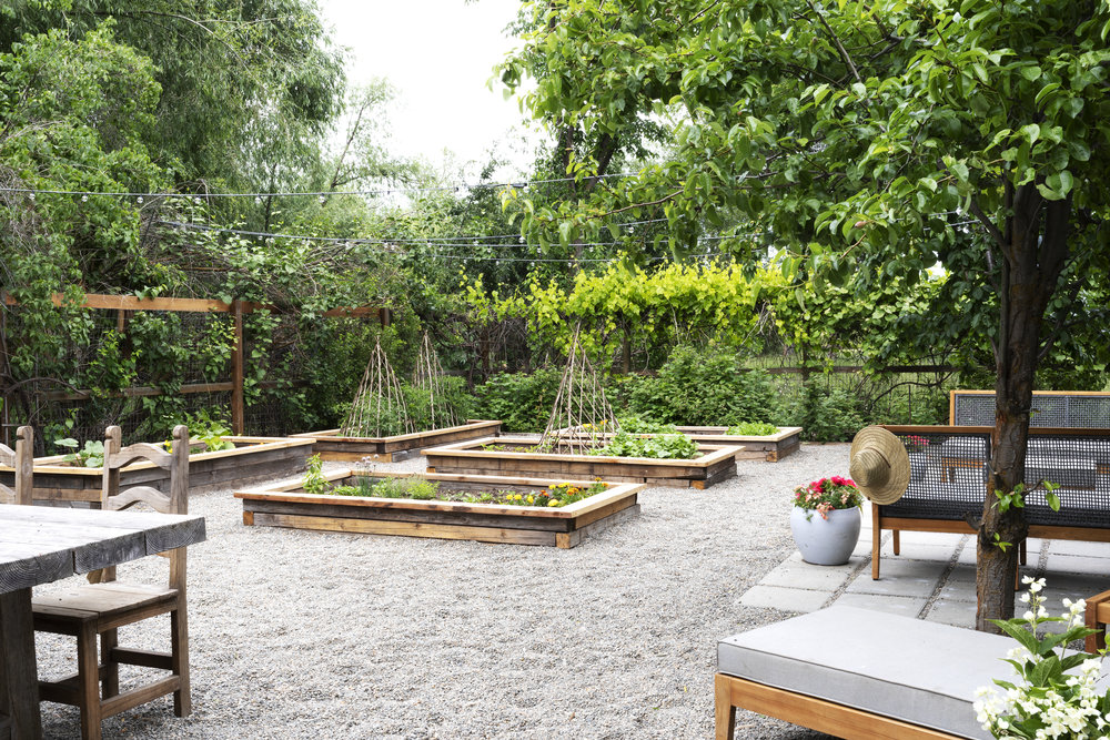 backyard garden with pea gravel