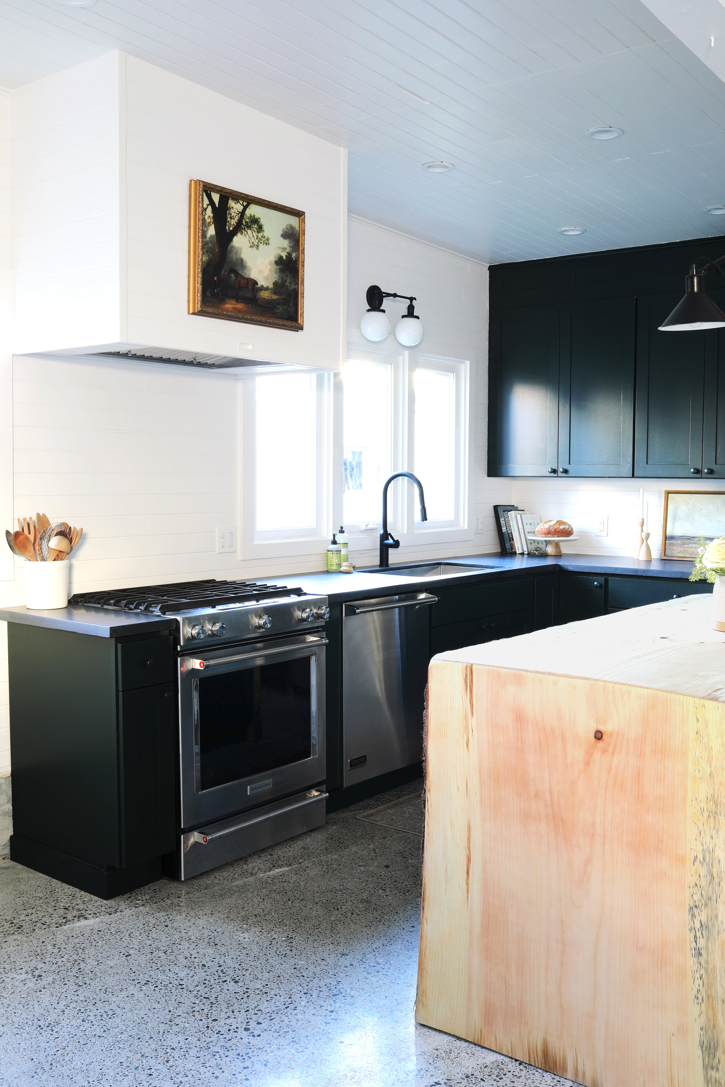 Farmhouse Kitchen // Let's Talk About The Built-In Hood Vent — The Grit and  Polish