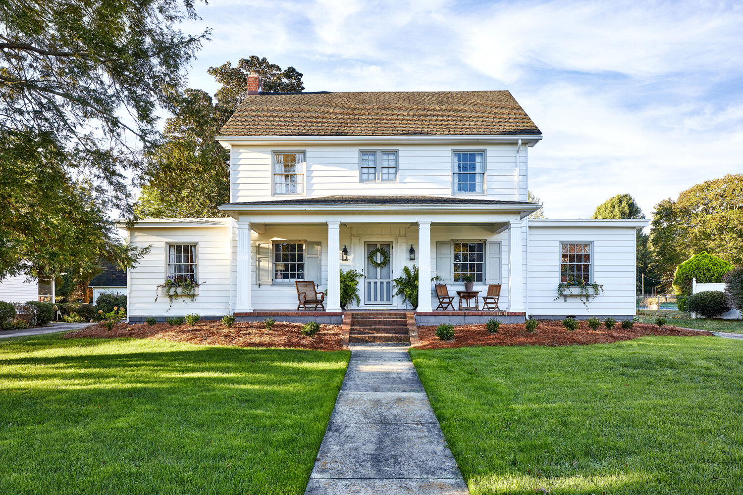 Home Tour :: a historic colonial revival in delaware full of charm and the best thrifted finds on www.thegritandpolish.com