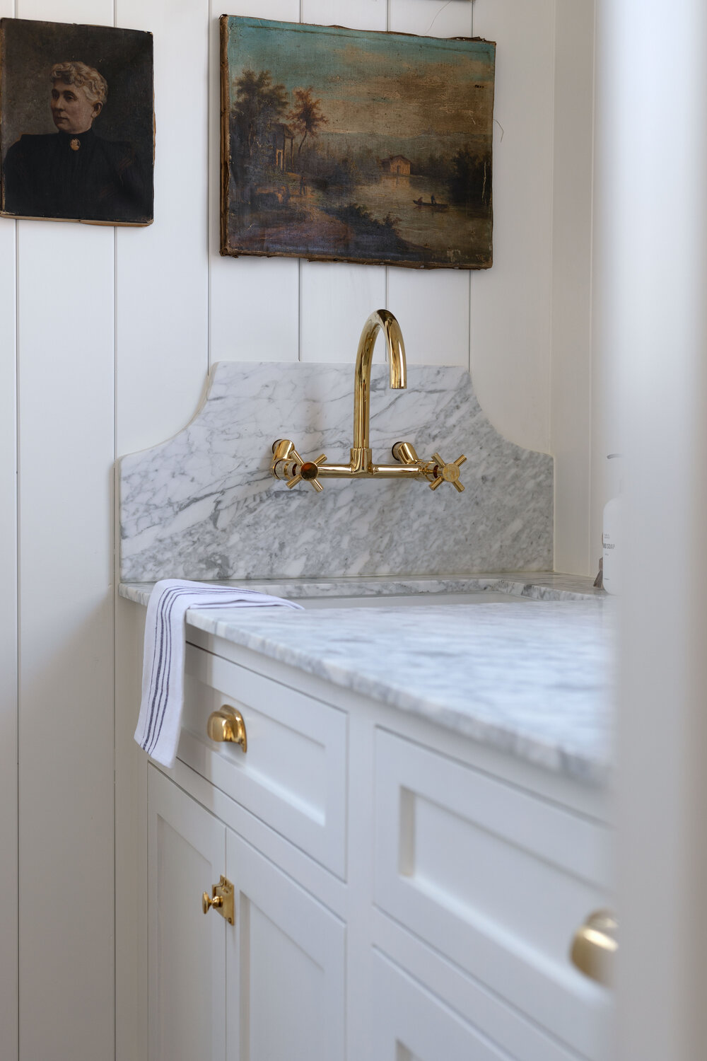 how to remove stain from marble sink