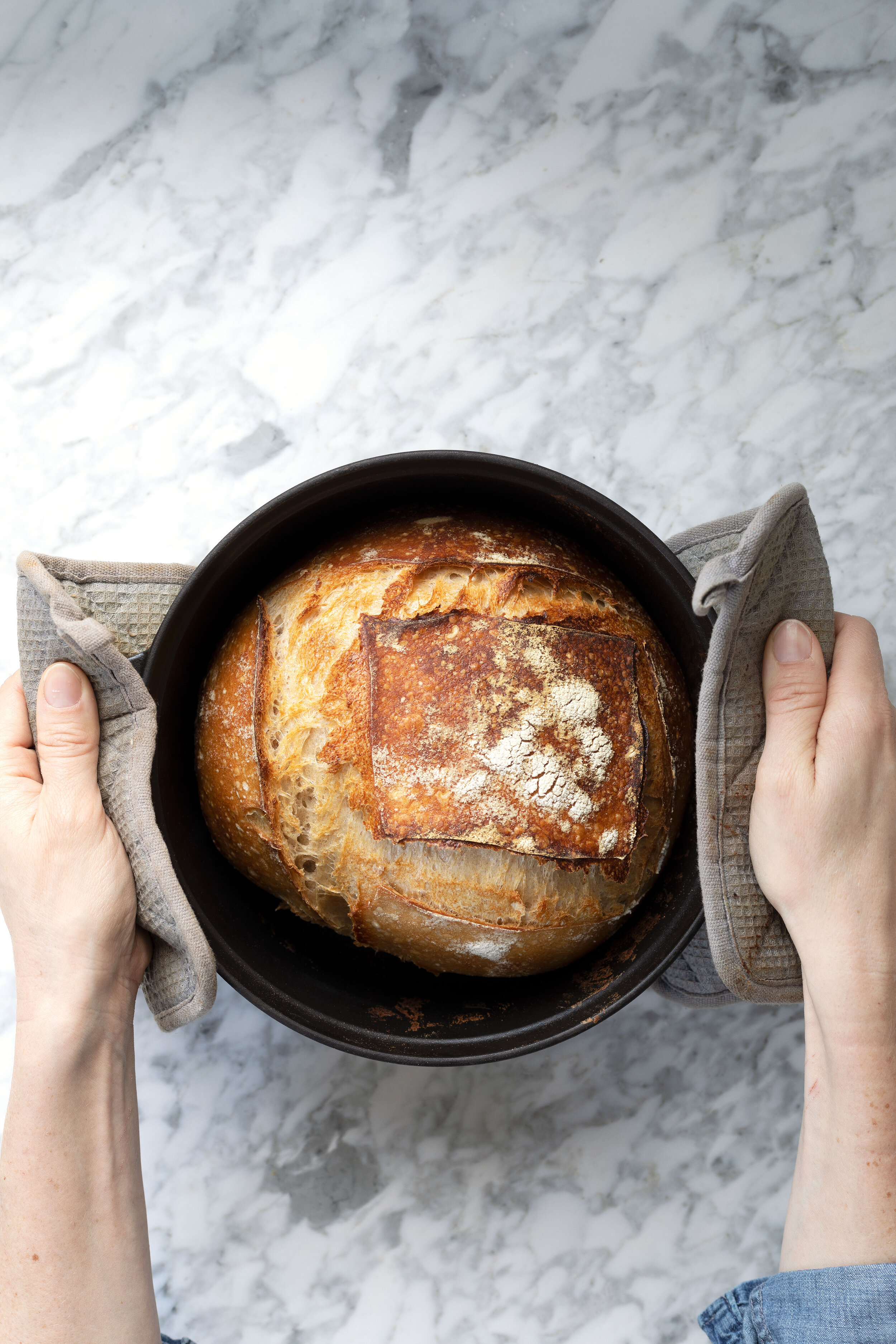 Bread Recipes You Can Make in a Dutch Oven : Hearts Content Farmhouse