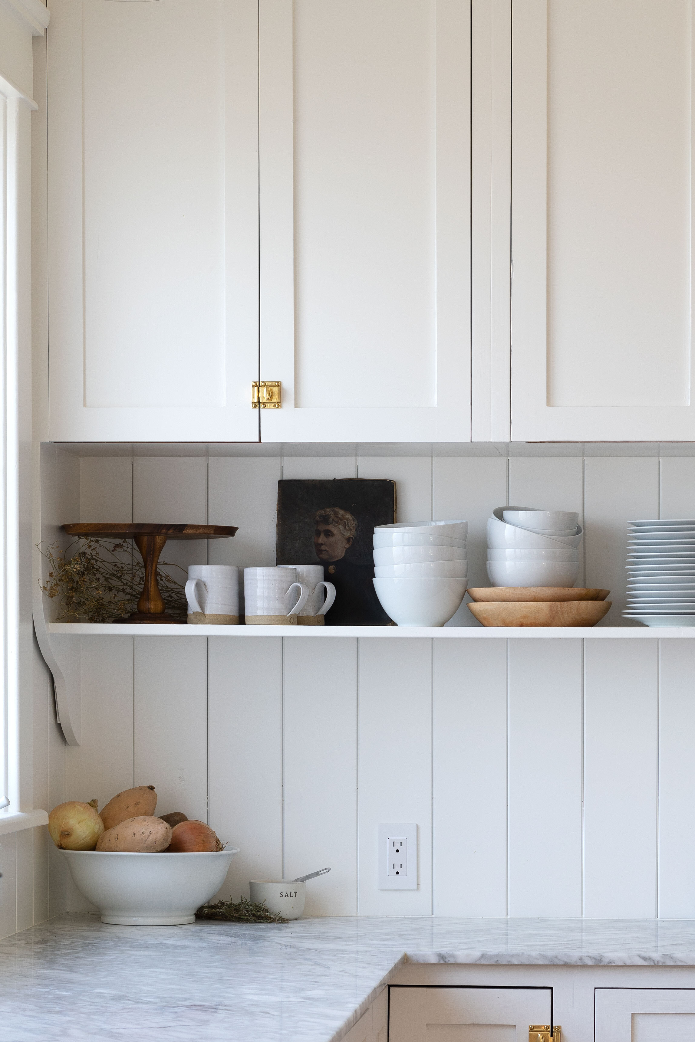 open kitchen shelving wood design