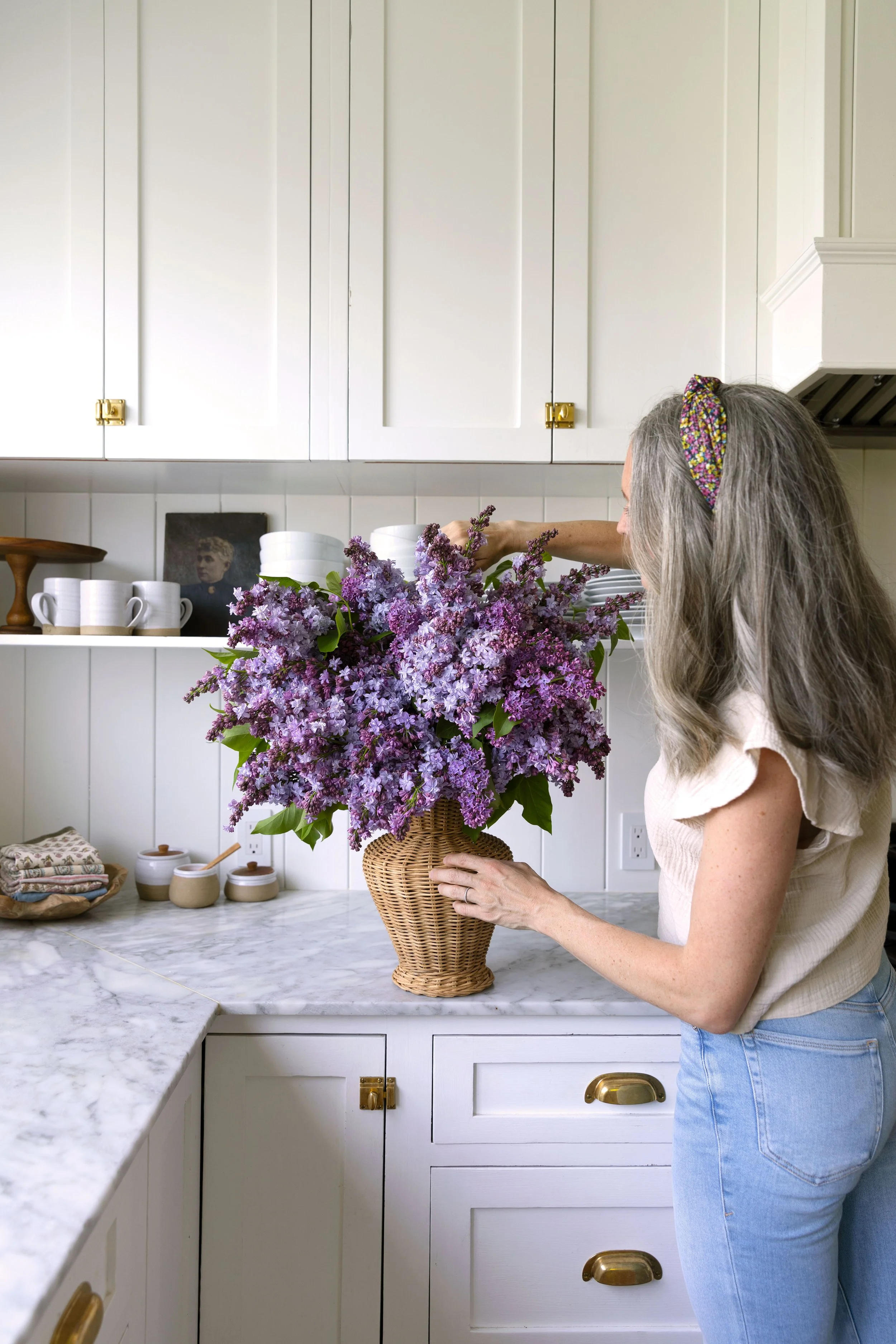 How to Arrange an Overflowing Bouquet of Lilacs & Keep Them From Wilting