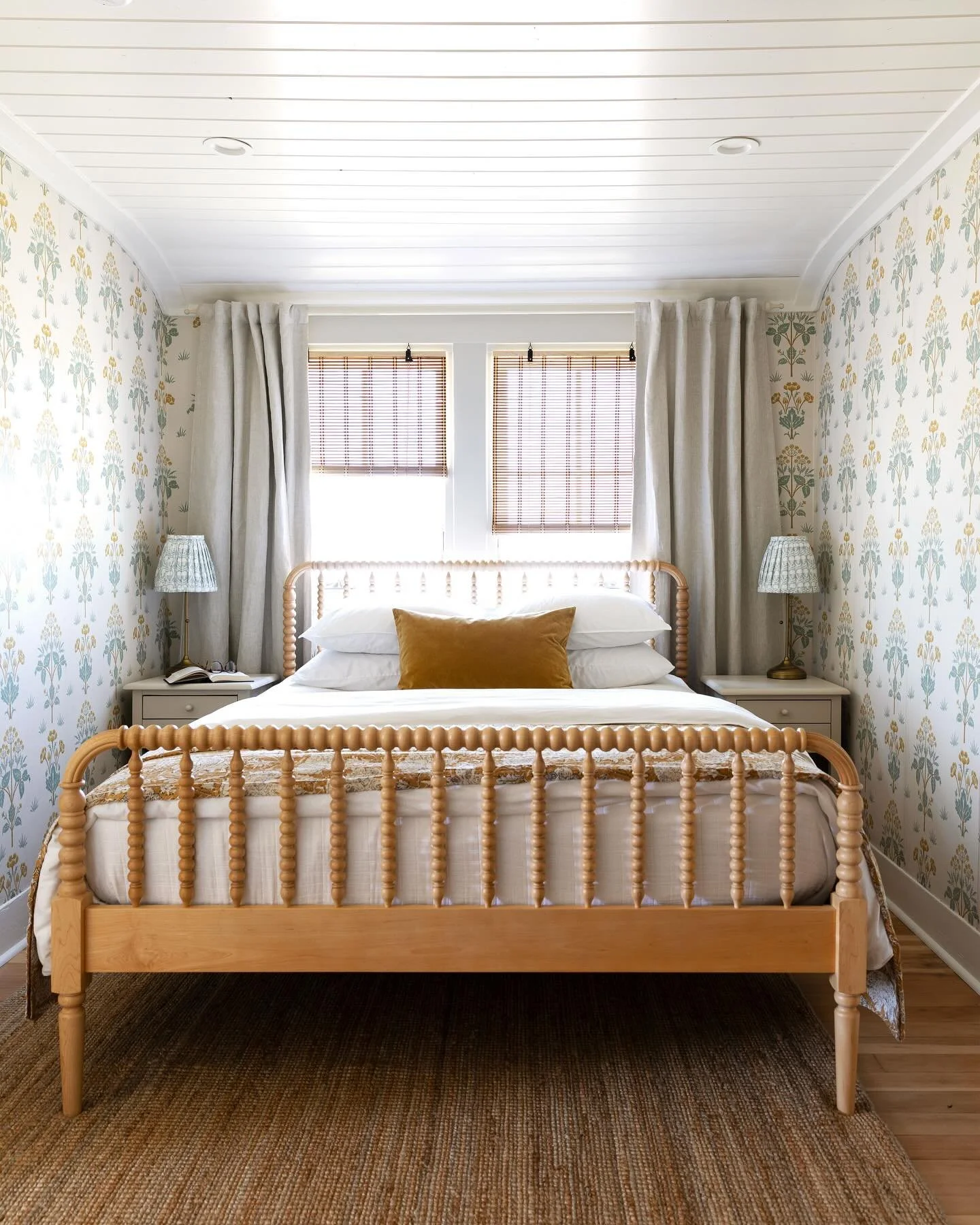 A few stills from the main bedroom at #thepoplarcottage we finished recently. We just got home from a 2-week road trip and I was dreaming of this bed the whole time 😴 

All the sources are on the Grit and Polish - I&rsquo;ll link the post in stories