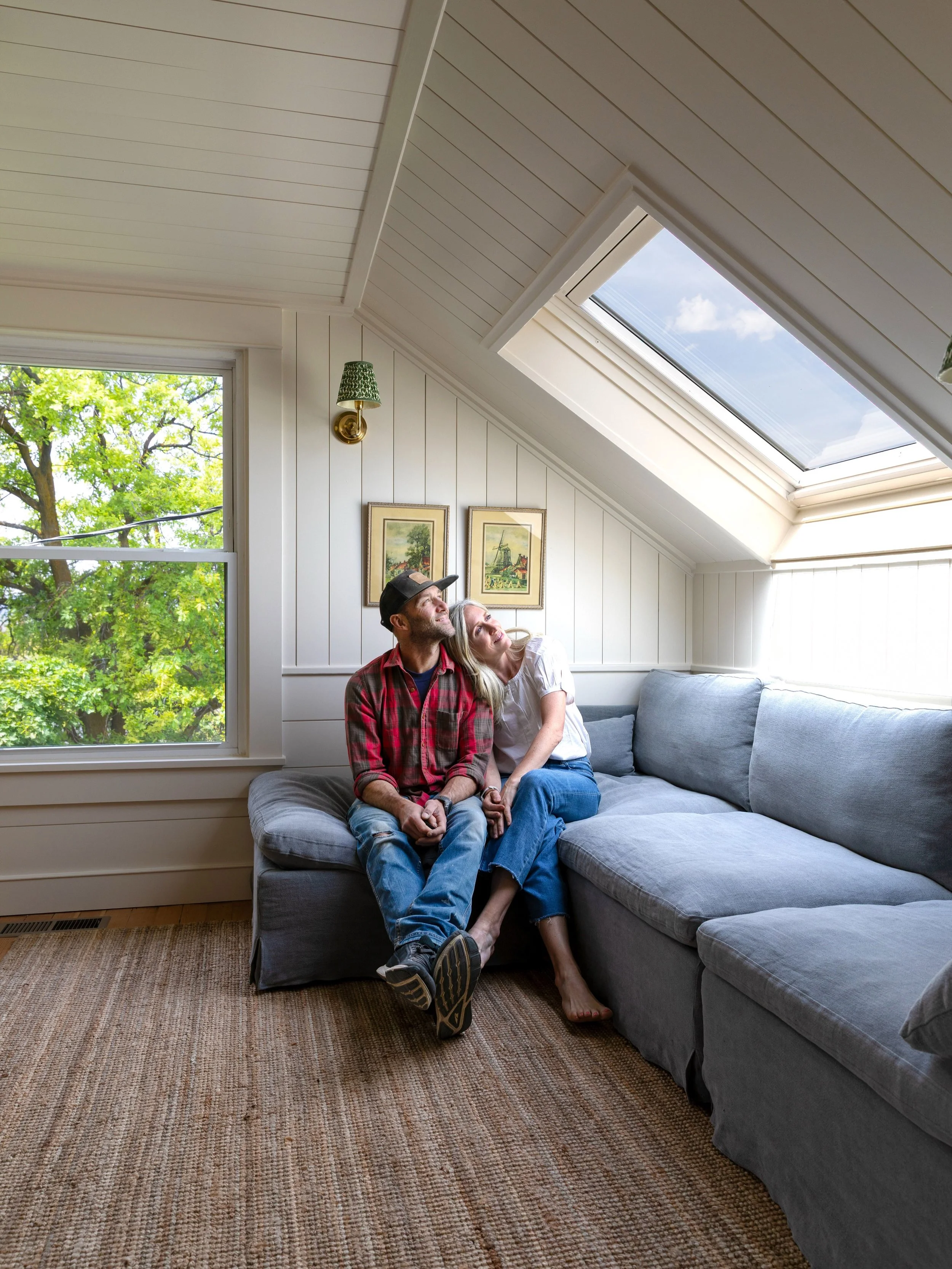 What a difference natural light makes! #ad 
&nbsp;
We couldn&rsquo;t change the low ceilings or sloped rooflines upstairs at the Hill House, so we worked with them and brought the light in from above. 
&nbsp;
Adding @veluxusa Skylight Systems made ou
