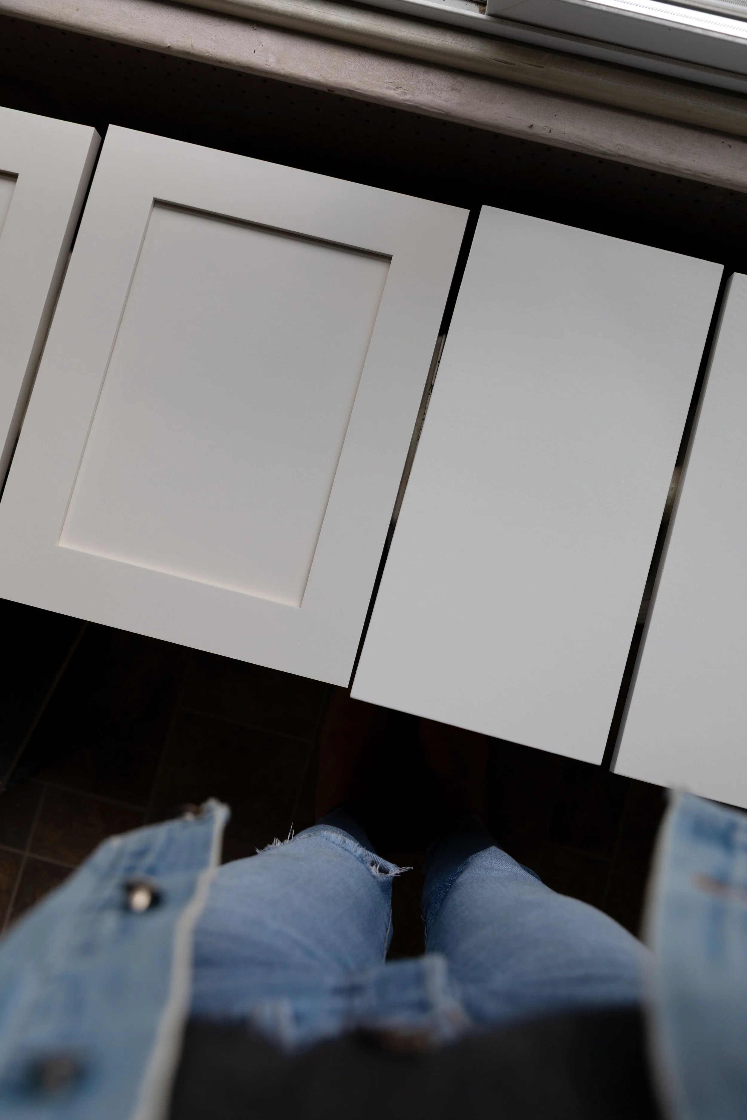 A comparison between Farrow and Ball Slipper Satin and Benjamin Moore Swiss Coffee