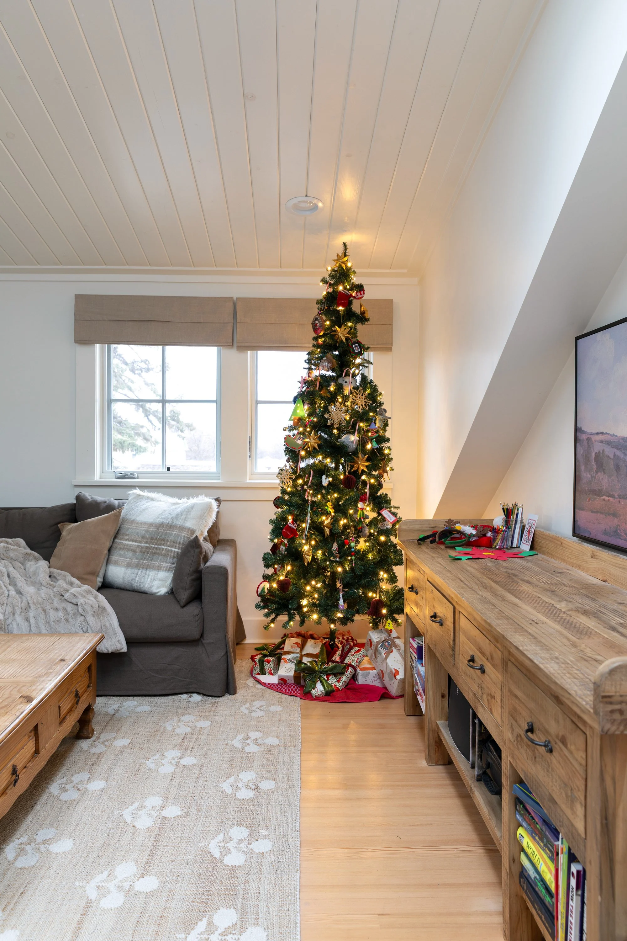 poplar-cottage-skinny-christmas-tree-small-space.jpg