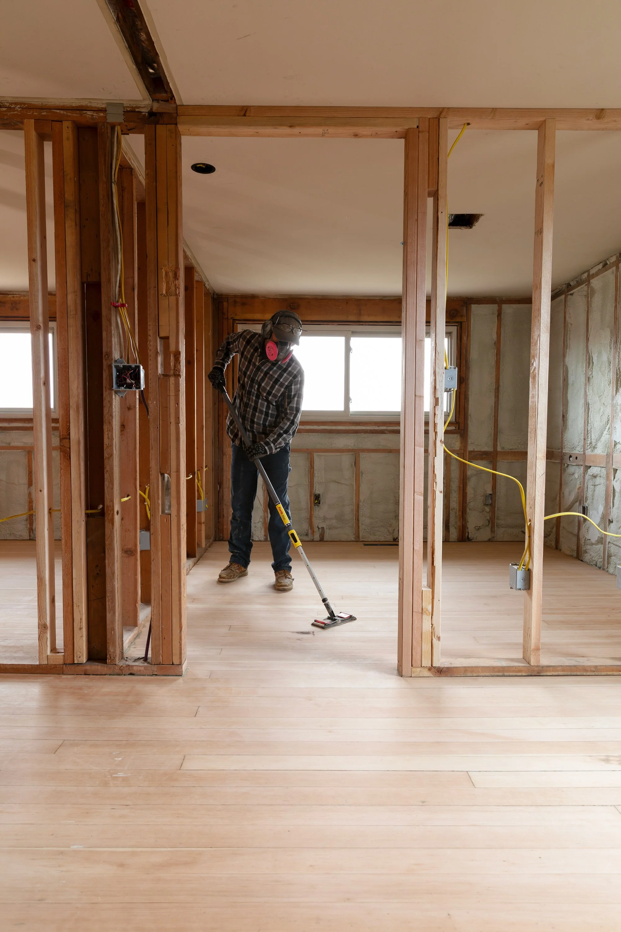 Preparing fir floors for Bona Traffic HD with pole sanding between coats