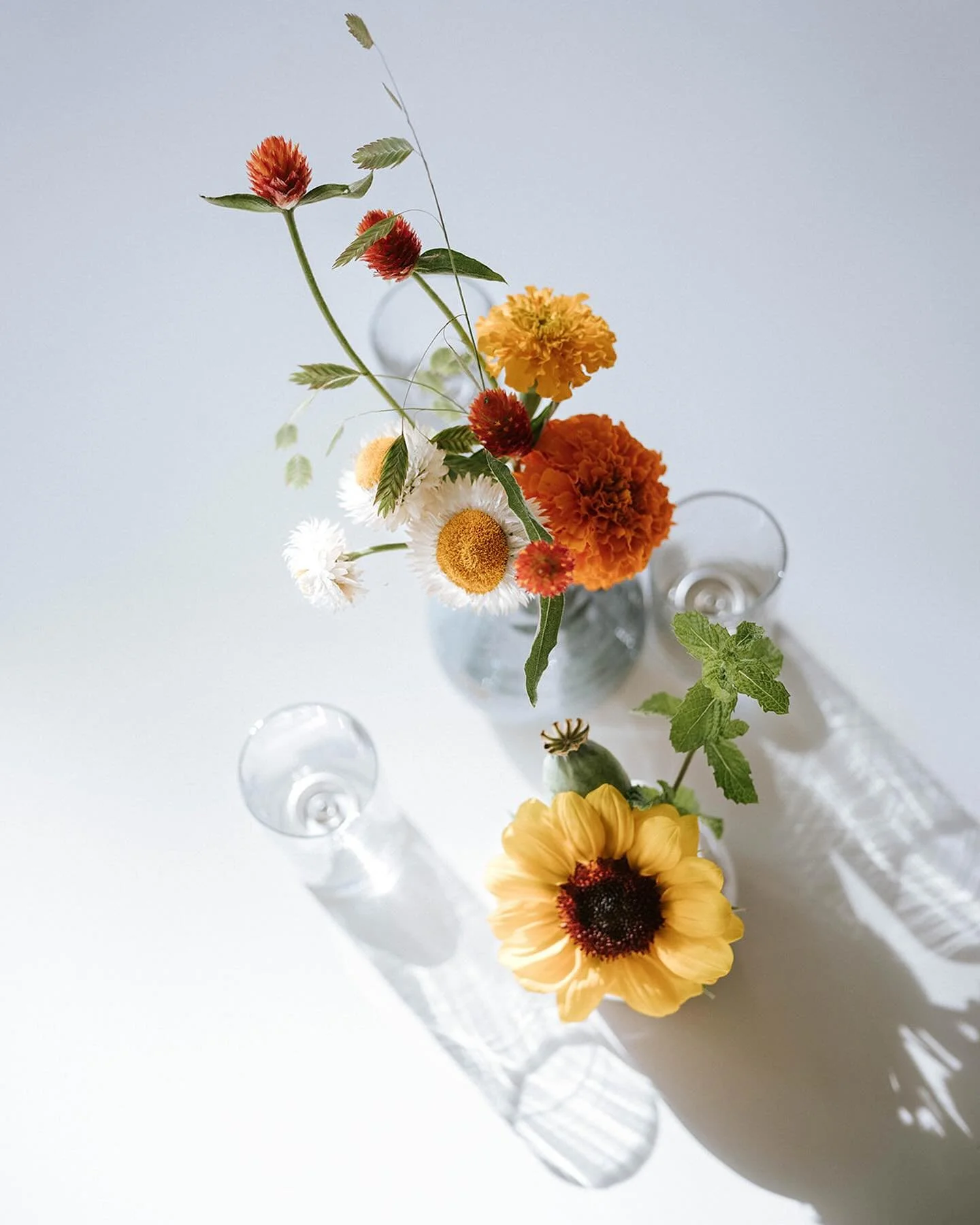 Simplicity at its BEST! Thank you @lastlightvt photography 
Floral Design &amp; Planning: @tarapollioeventdesign
All LOCAL farm fresh flowers! @understoryfarm