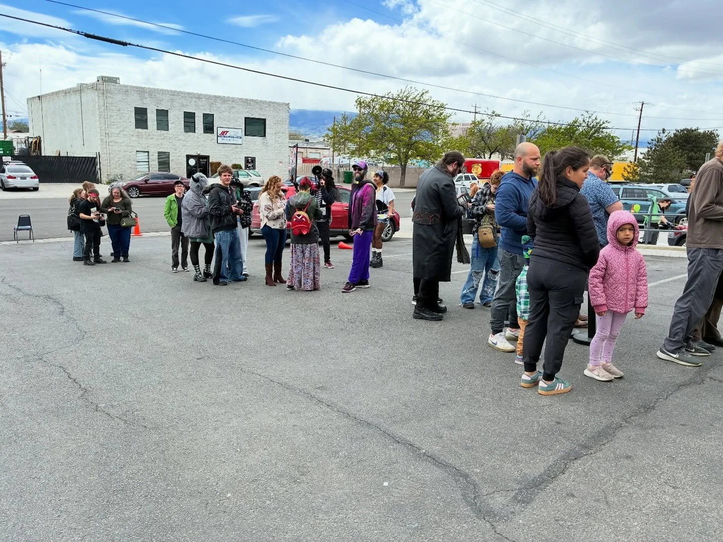 The lines are pretty crazy today! Get your tickets in advance to skip the line! 💥🤘&hearts;️