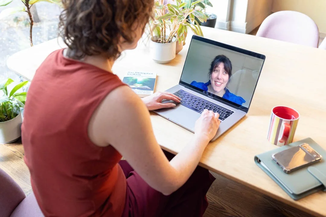 Sleep coach Rachel Goth on a virtual call with a client