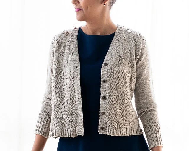  Dharā Cardi by Nidhi Kansal 
