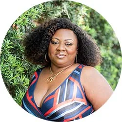 Book a Discovery Call with Rochelle Nicole, Visual Facilitator and Story Teller