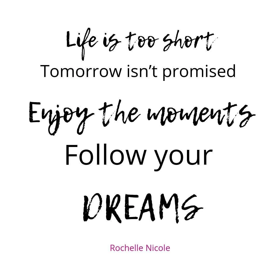 2018 has been one hell of a year, filled with family drama, losing a loved one and new beginnings. But, despite the many challenges and opportunities that I faced, there were four certainties in life that spoked to me the loudest: 
1. LIFE IS SHORT
2