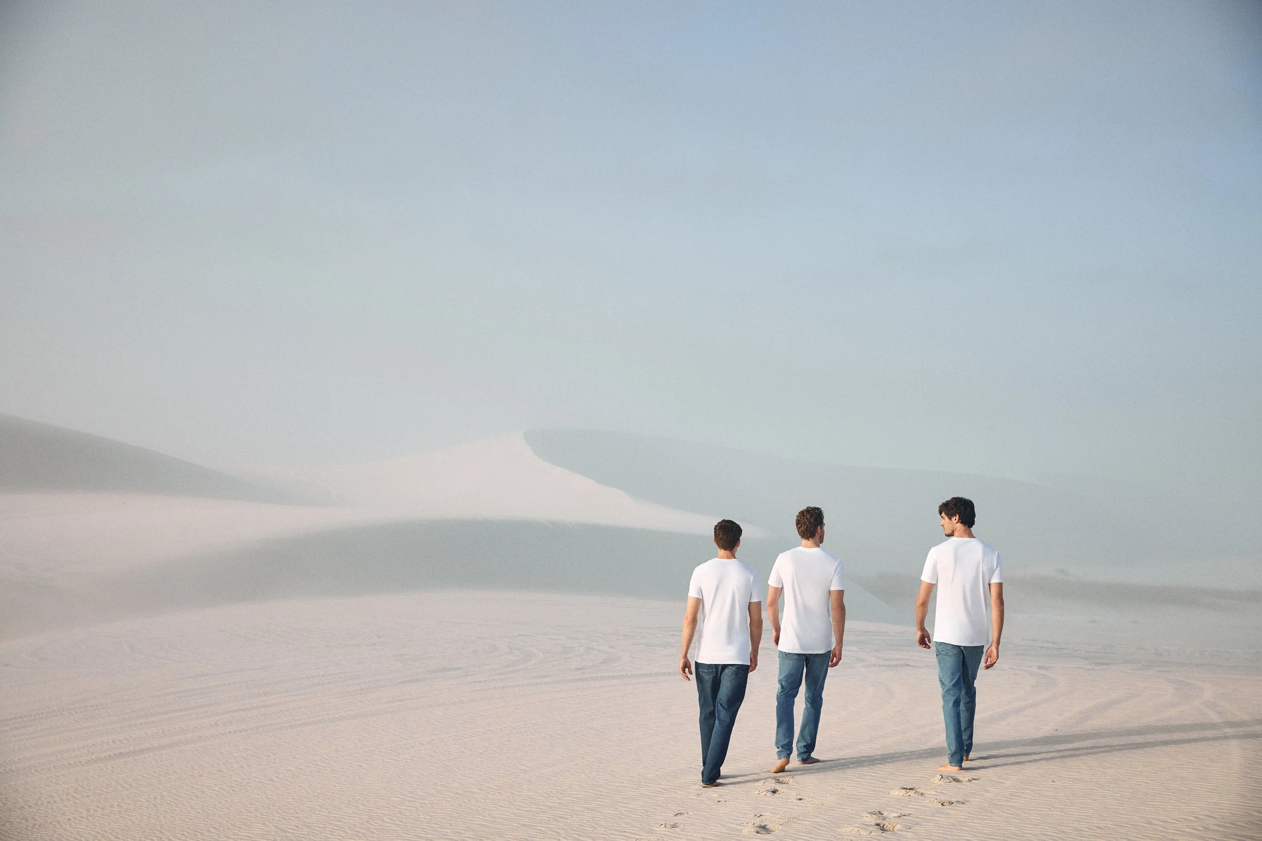 GIRAV_SS26_DUNES_SET_02_BANGKOK_SYDNEY_NEW_YORK_665.jpg
