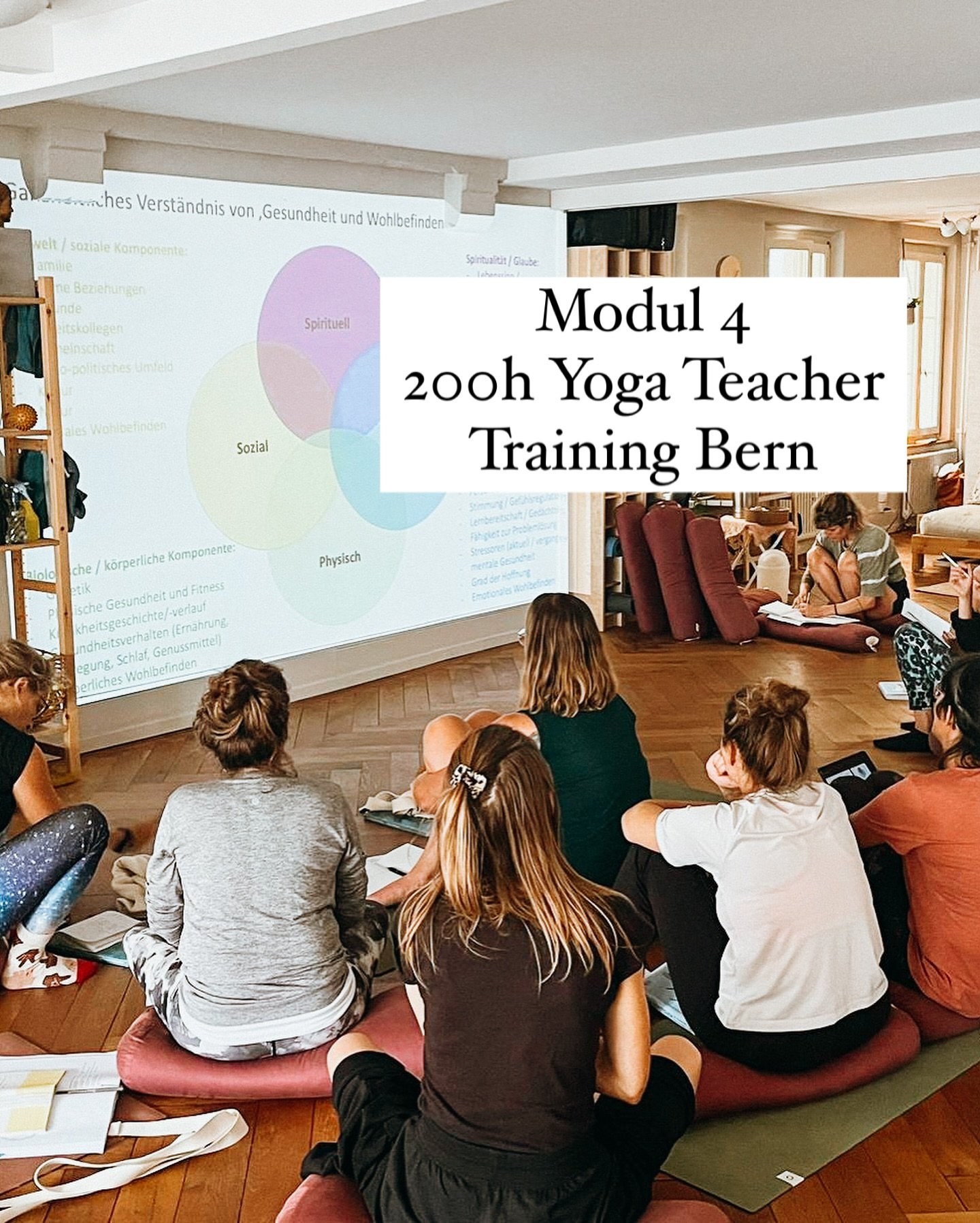Letztes Wochenende war bereits das 4. Modul der 200h Yoga Ausbildung. 
In diesem Modul ging es um die funktionale Anatomy, Alignment &amp; Praxis.

Es wurde gemeinsam praktiziert, gelacht und experimentiert.

Hast du auch Lust &uuml;ber 8 Module, tie