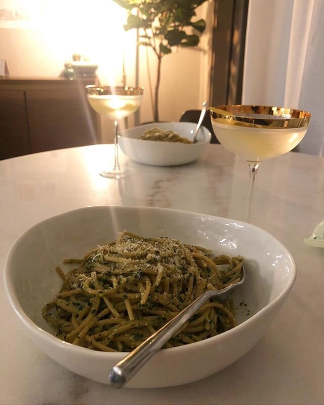#FeelGoodFoodPlan Day 2: Kale Pesto Whole Wheat Pasta. I much prefer the pistachio pestos over the ones with pine nuts. Good recipe, but could use a little more zing &mdash; would add another clove of garlic, salt in the tossing, and lemon zest.
&bul