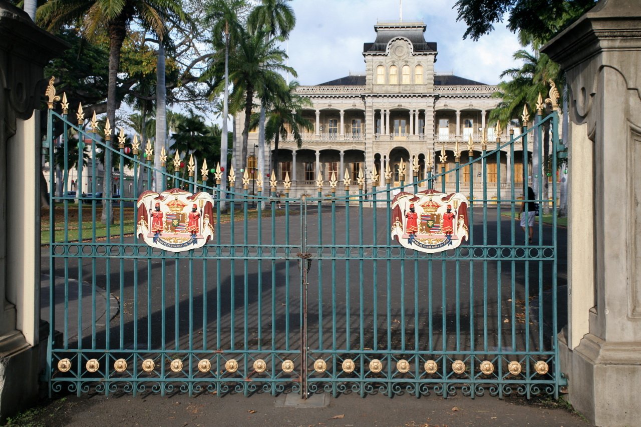 Iolani Palace Honolulu 4.jpg