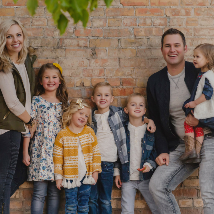 29e60cb81808540281d1dd29f60cd222629a38c1_calee-with-fam-1.png