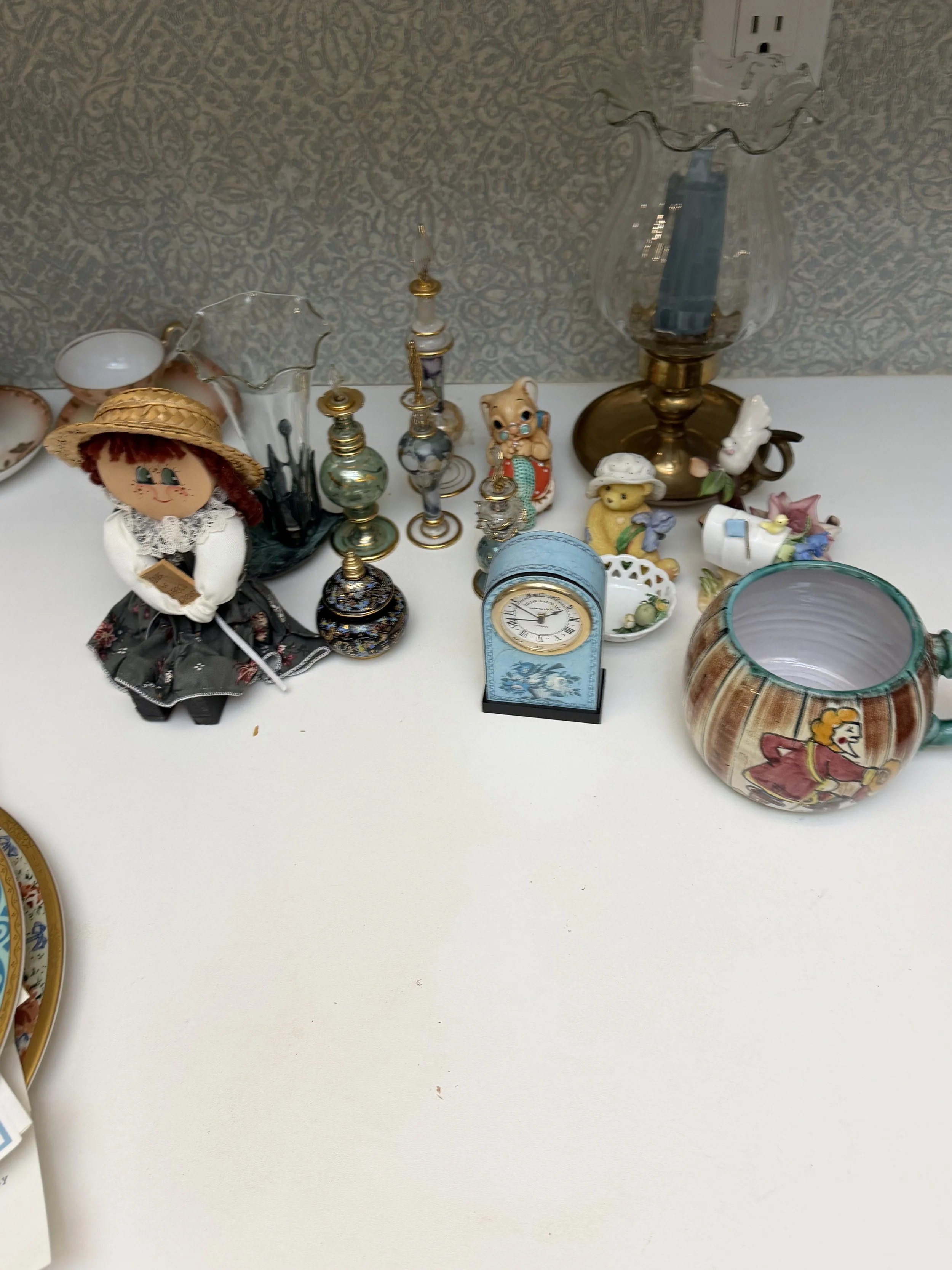 Assortment of nic nacs