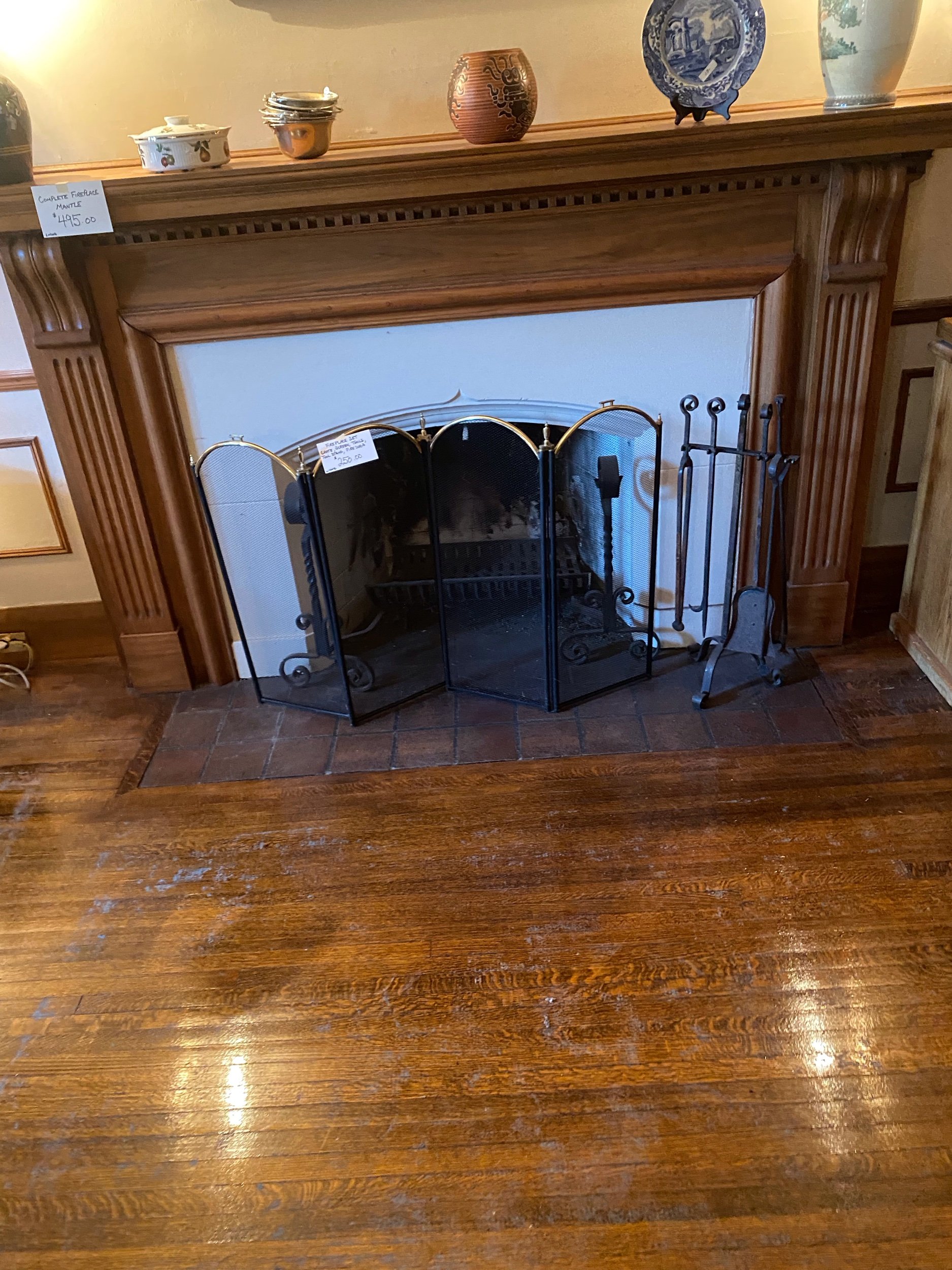 Fireplace mantle
