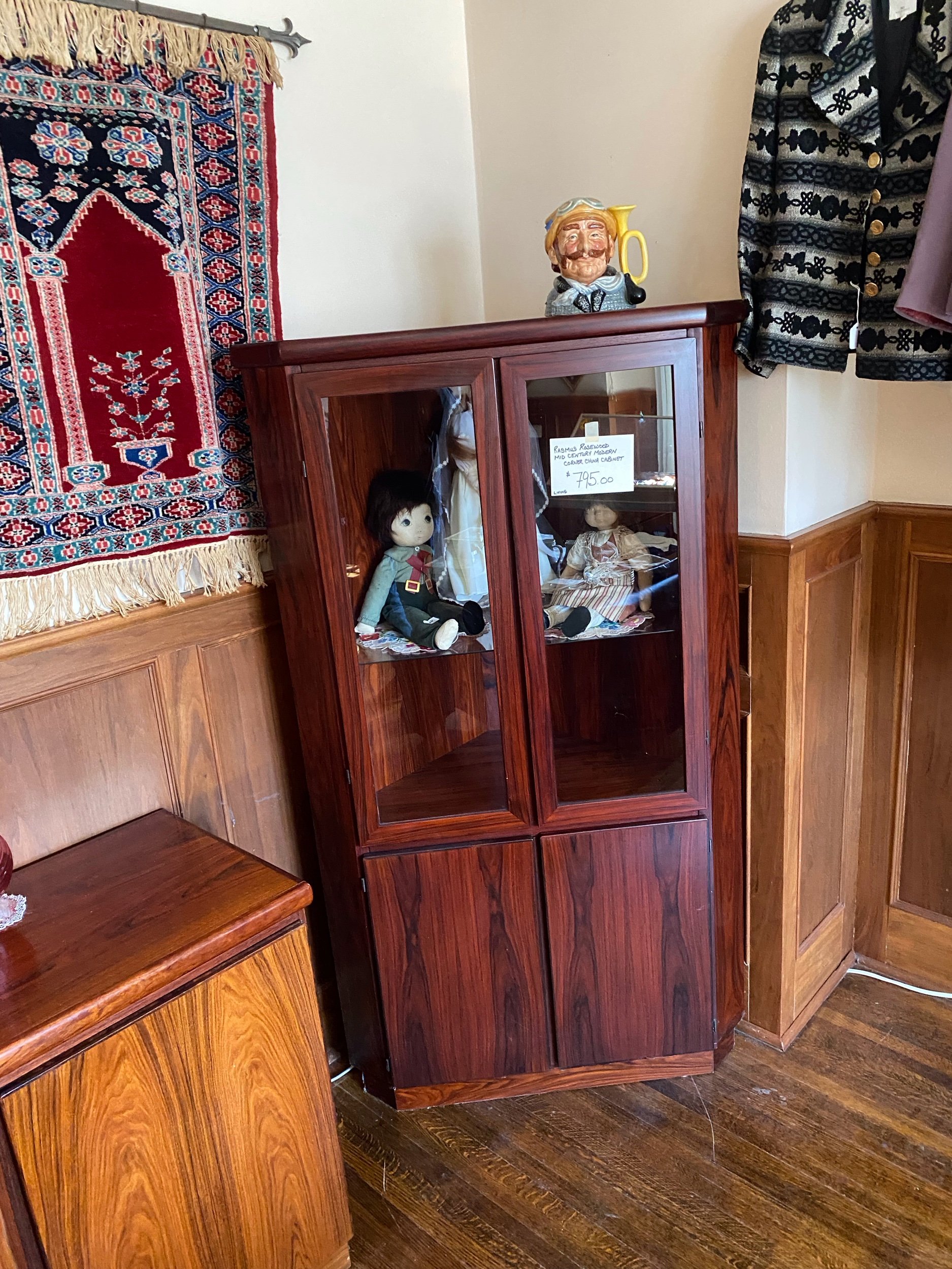 Ramus rosewood corner cabinet