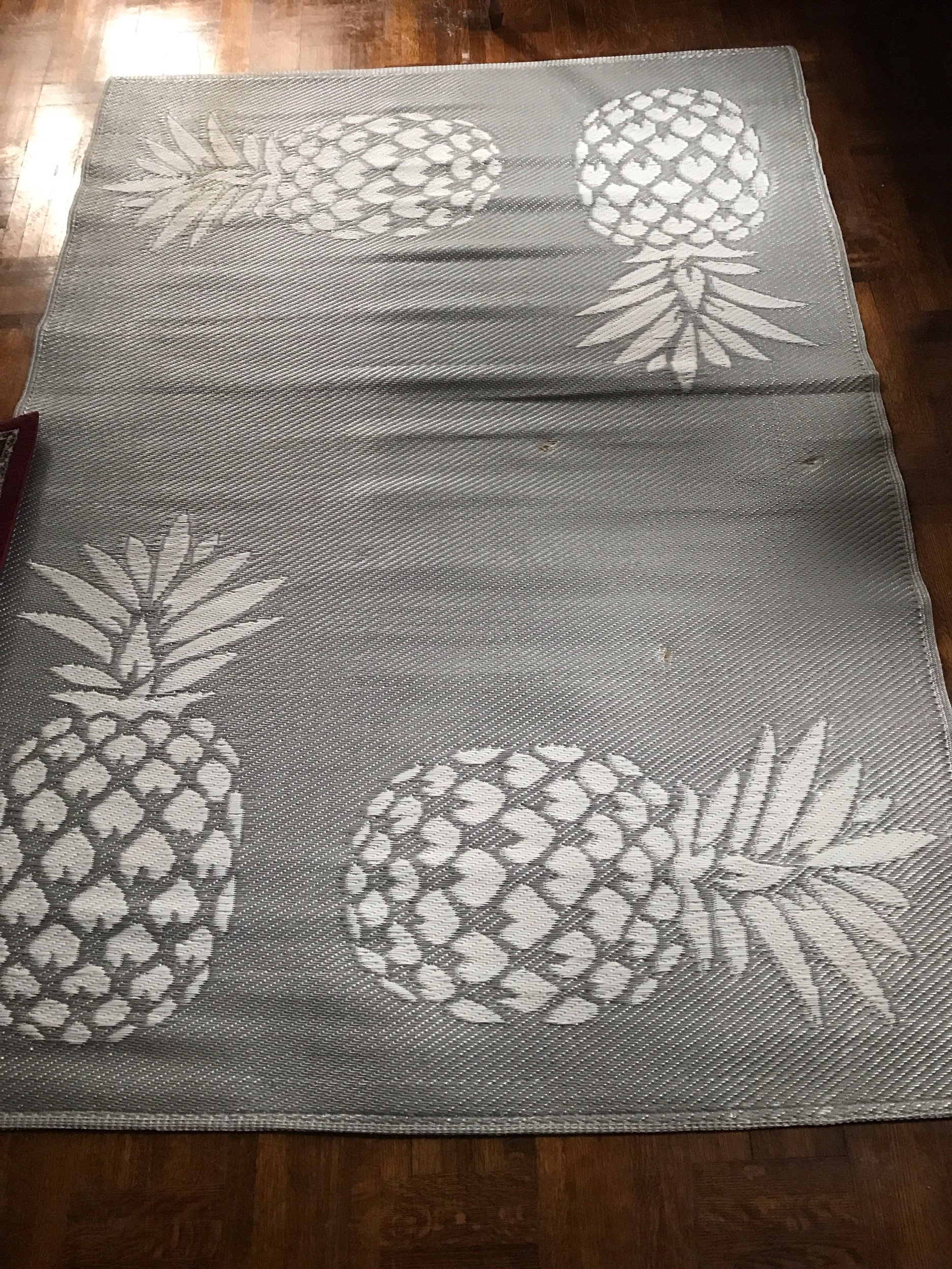Pineapple Motif Area Mat
