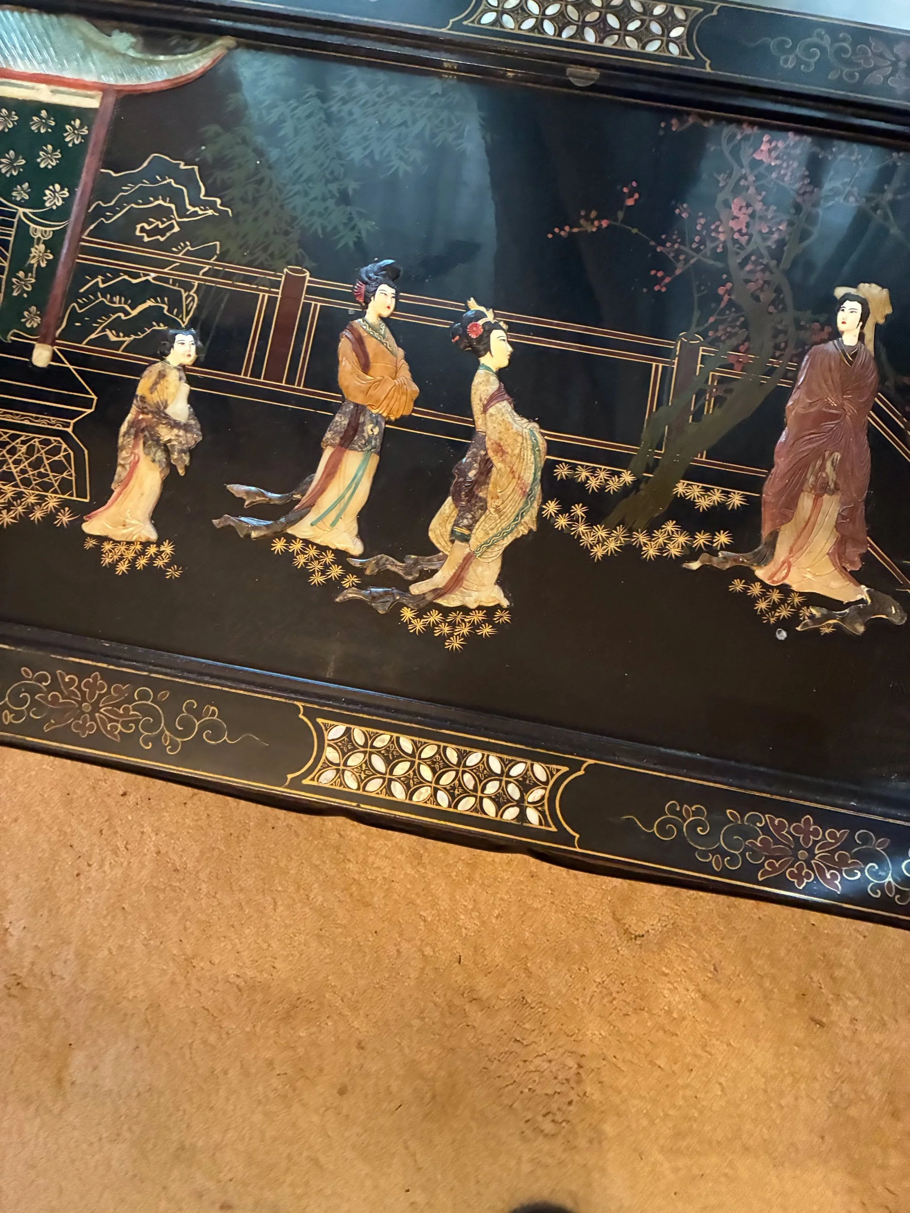 Lot 12 - Top of coffee table