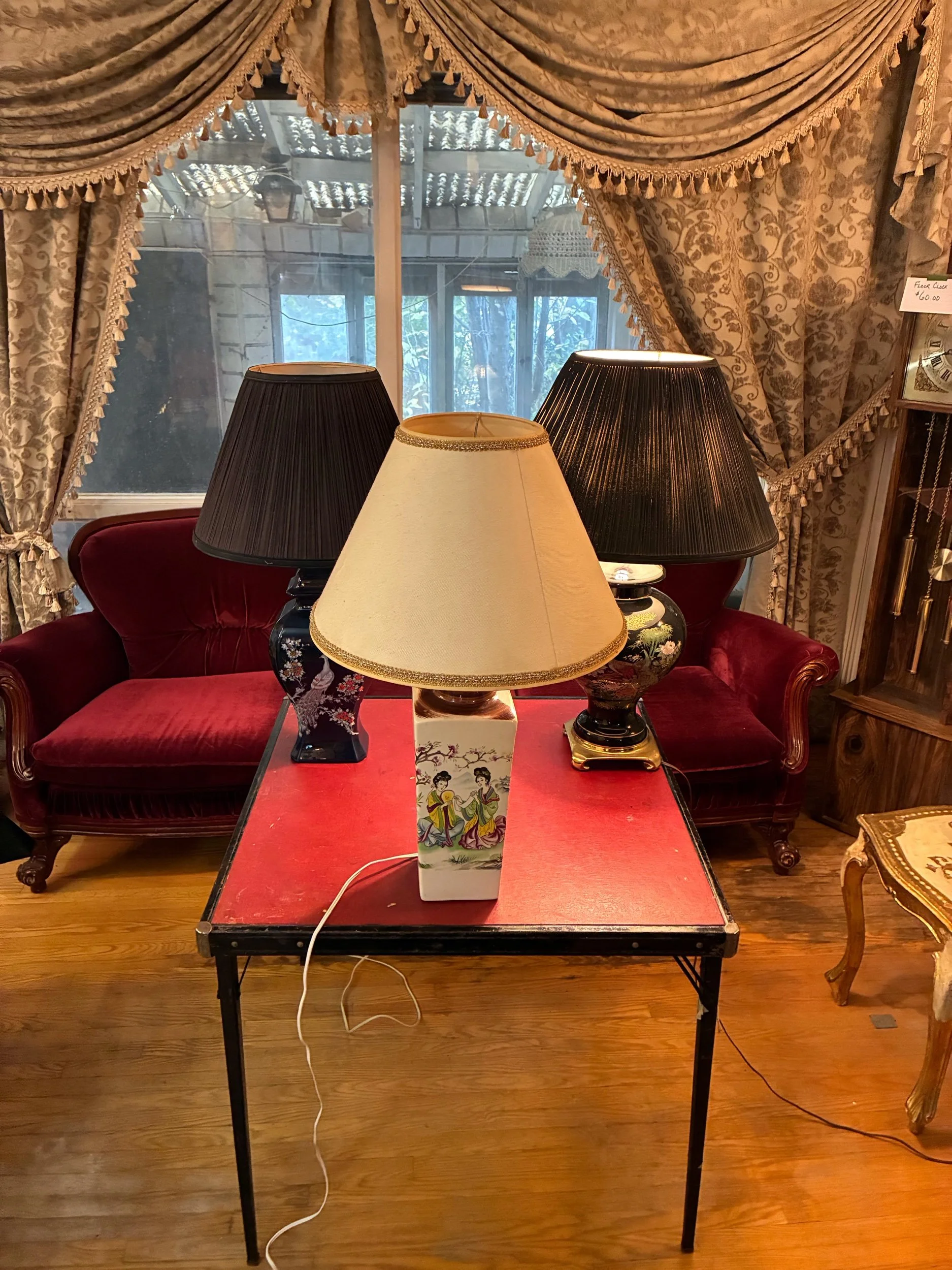 Lot 27 - Three table lamps with Asian design