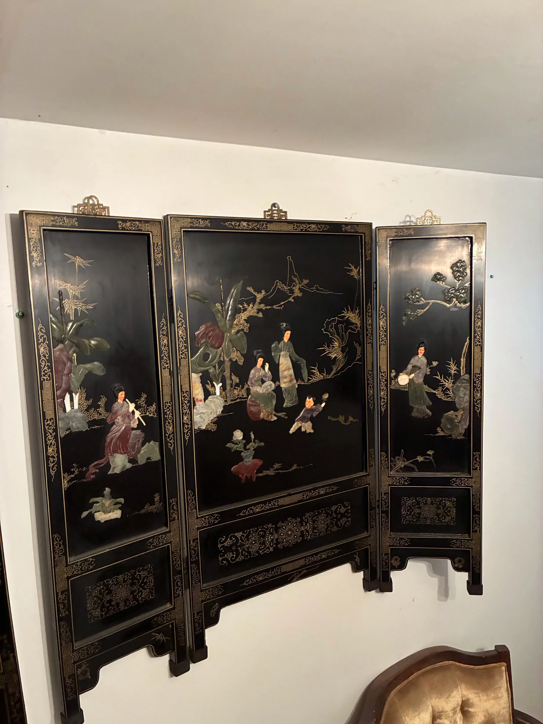 Lot 41 - 3 panel black lacquer screen
