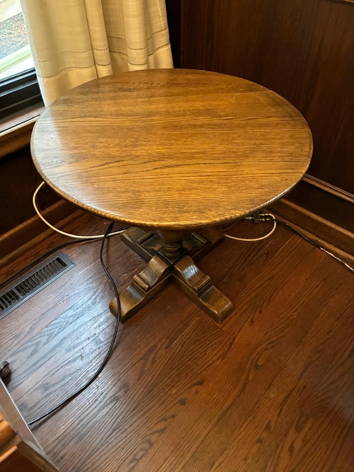 Round Oak Table $30