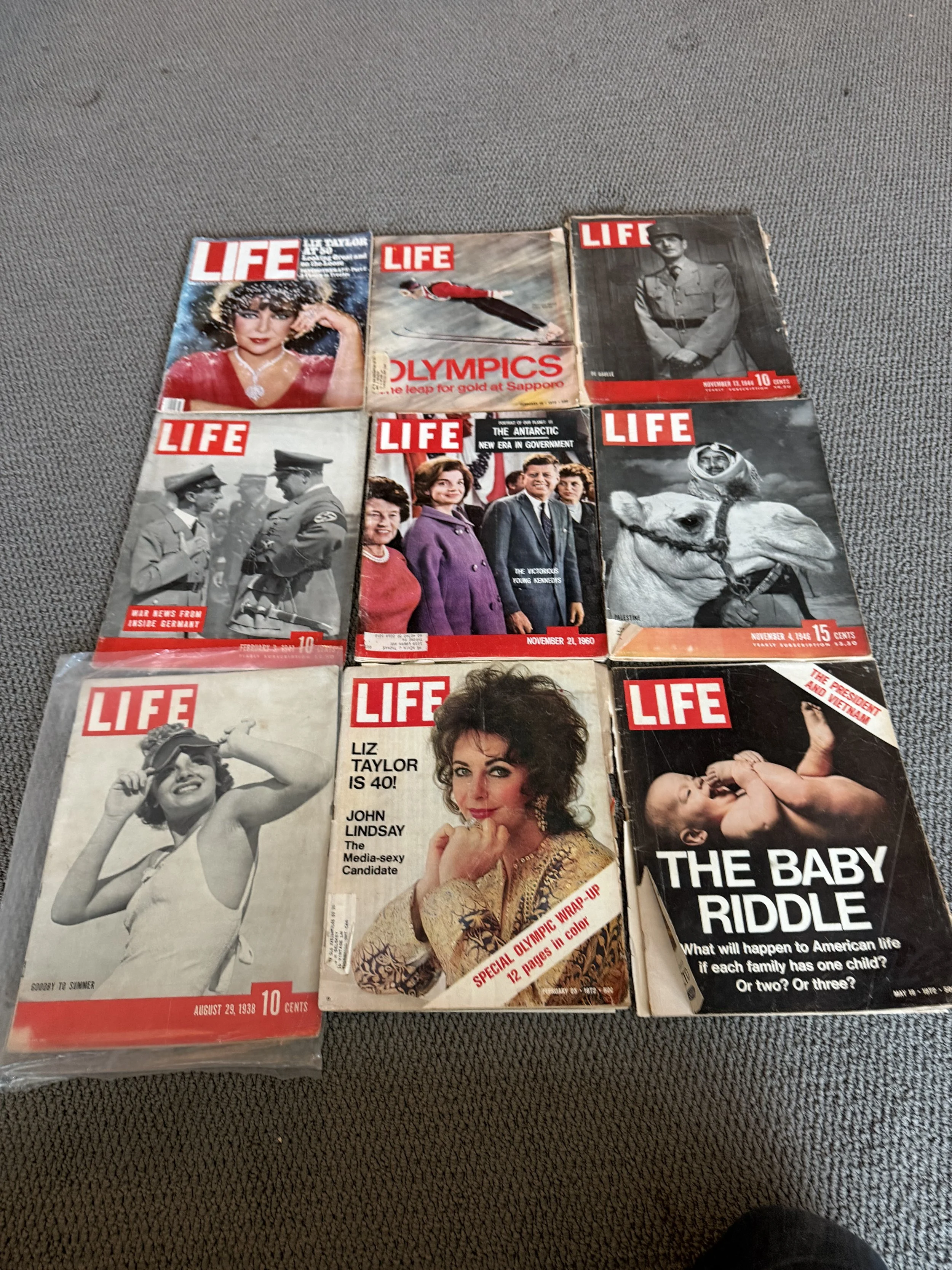061 - Lot of 9 Life Magazines