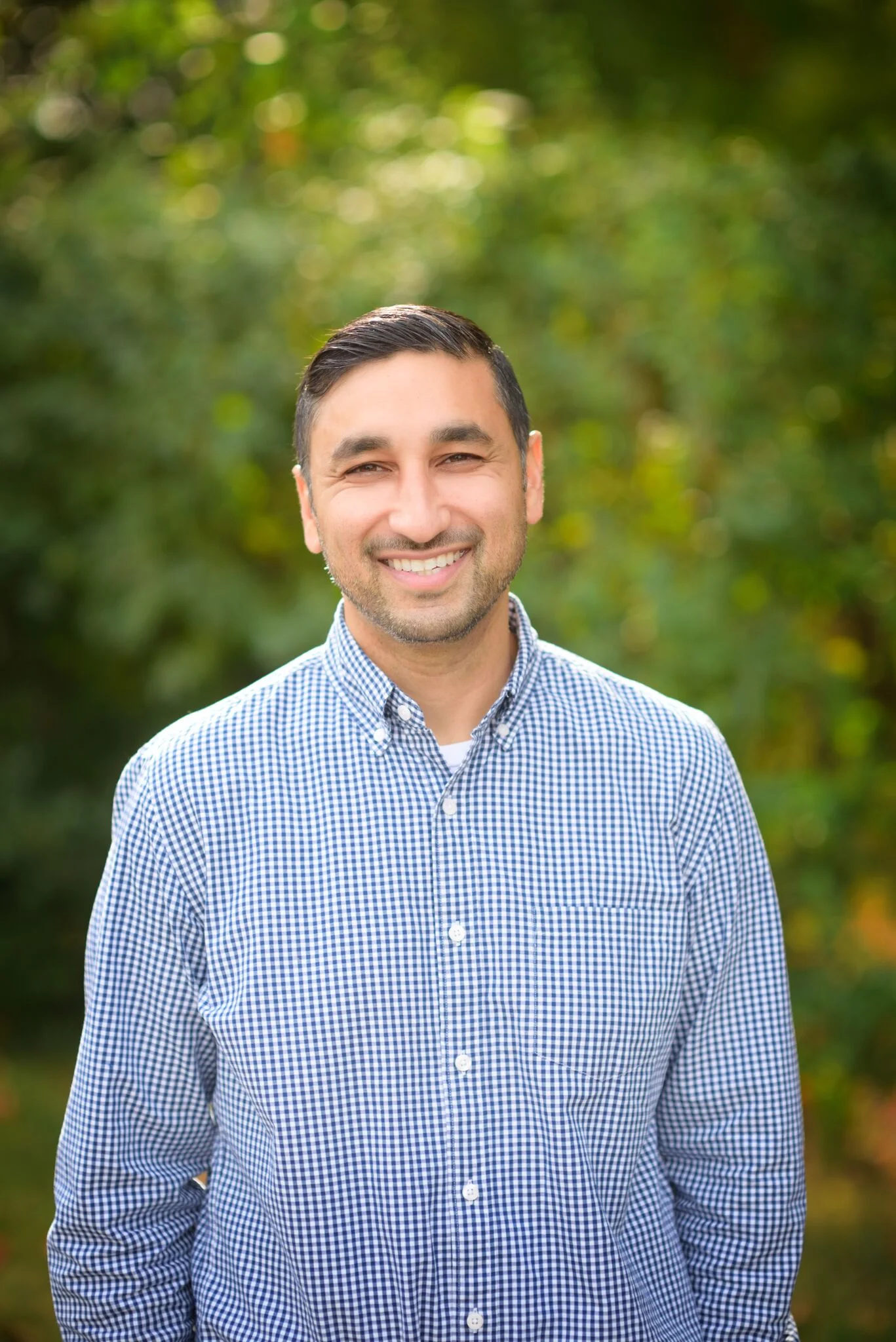 Sanj is originally from California and has a BA from the University of California, Sacramento. Sanj received his AMI training from the Montessori Training Center of New England. He enjoys exploring the great outdoors, cooking, and going on road trips.